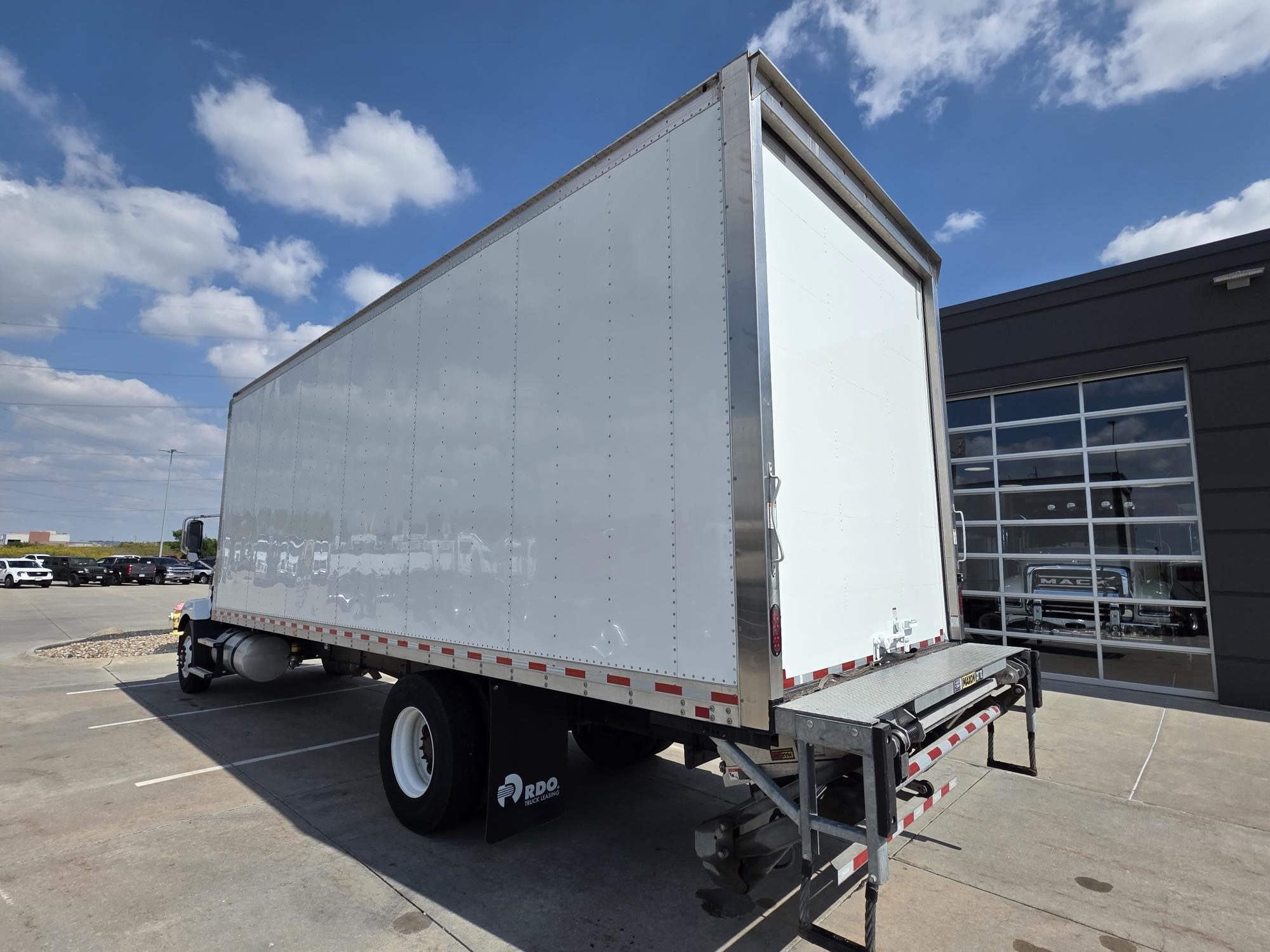 2022 MACK MD6 - image 3 of 6