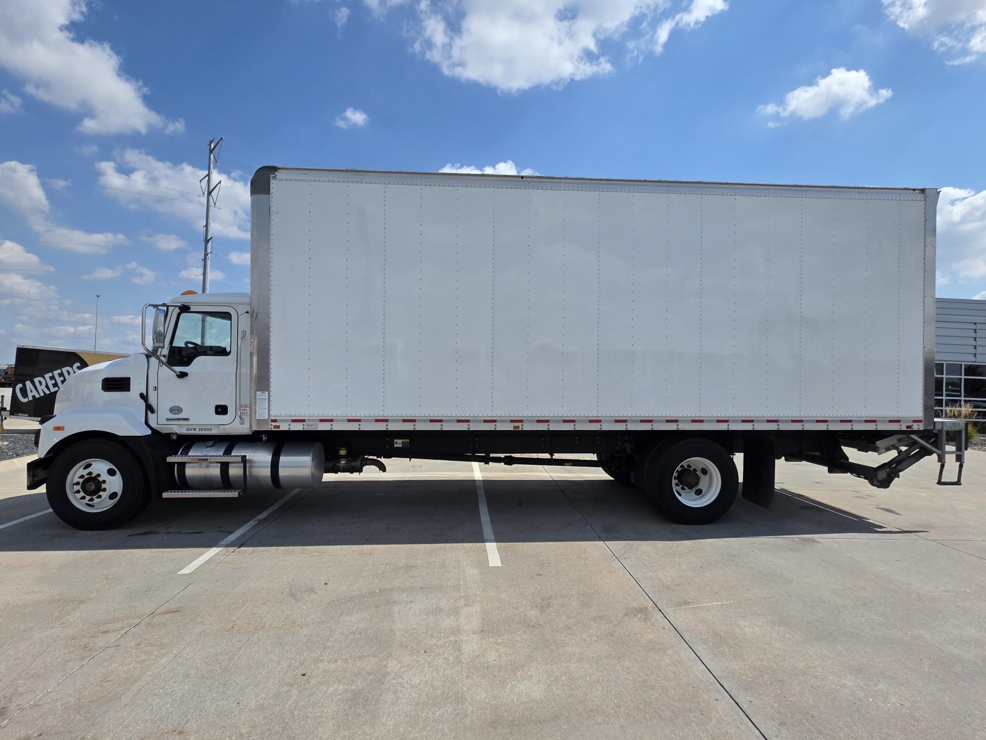2022 MACK MD6 - image 2 of 6