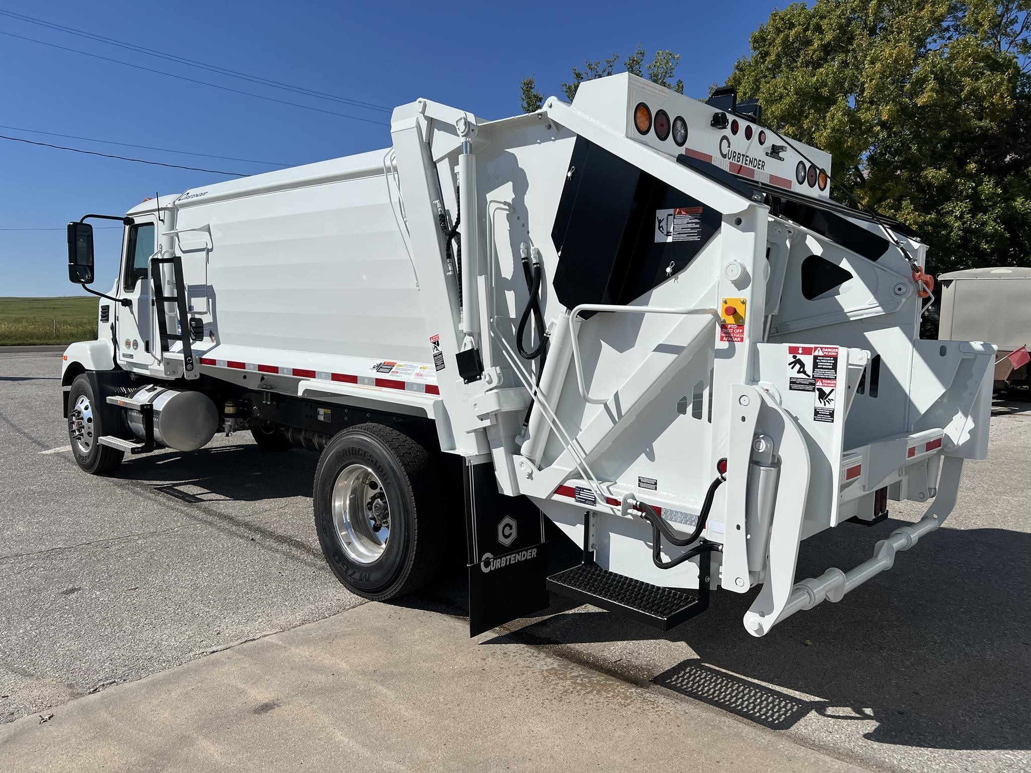 2026 MACK MD7 - image 3 of 6
