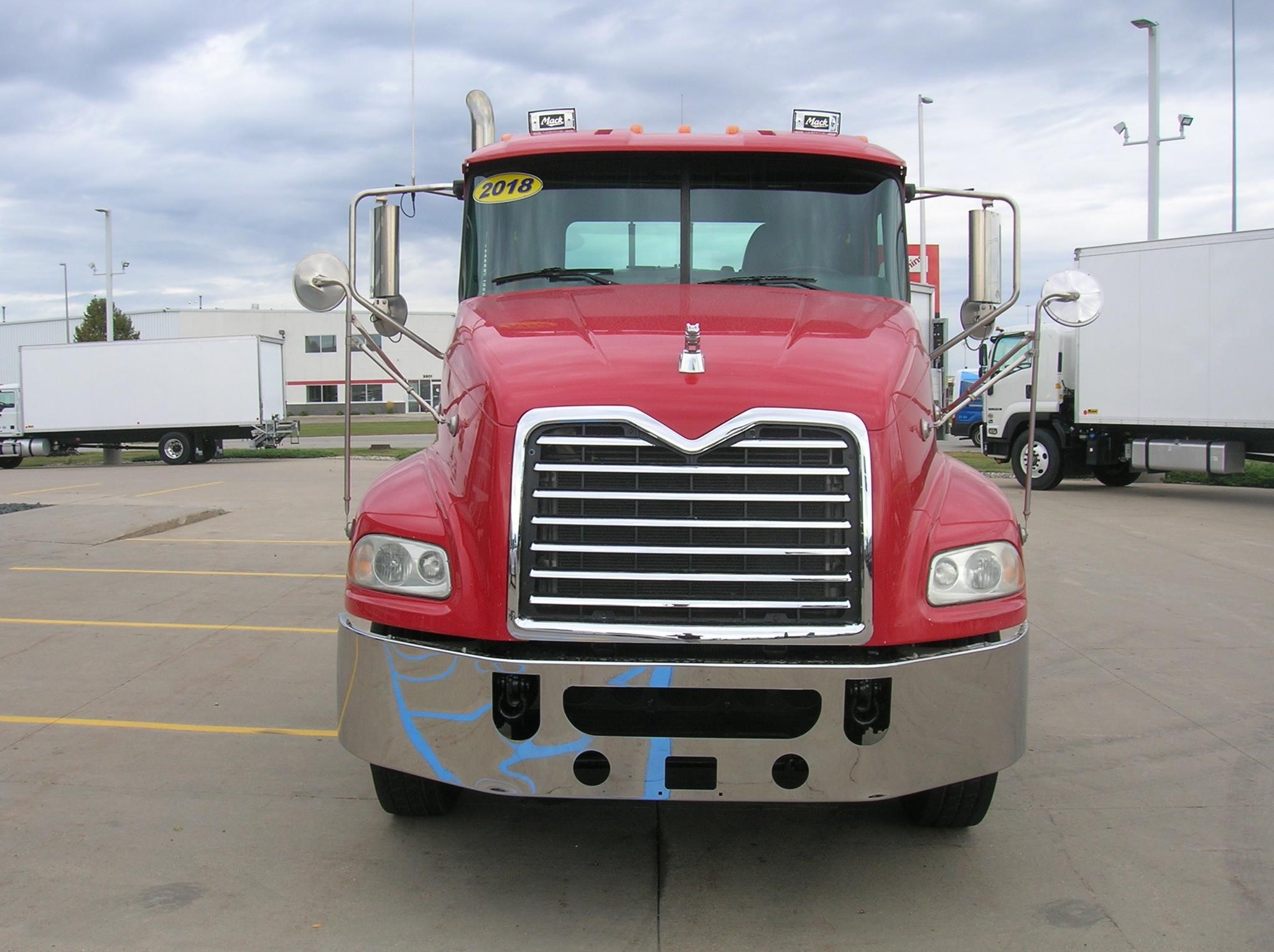2018 MACK PINNACLE CXU613 - image 2 of 6