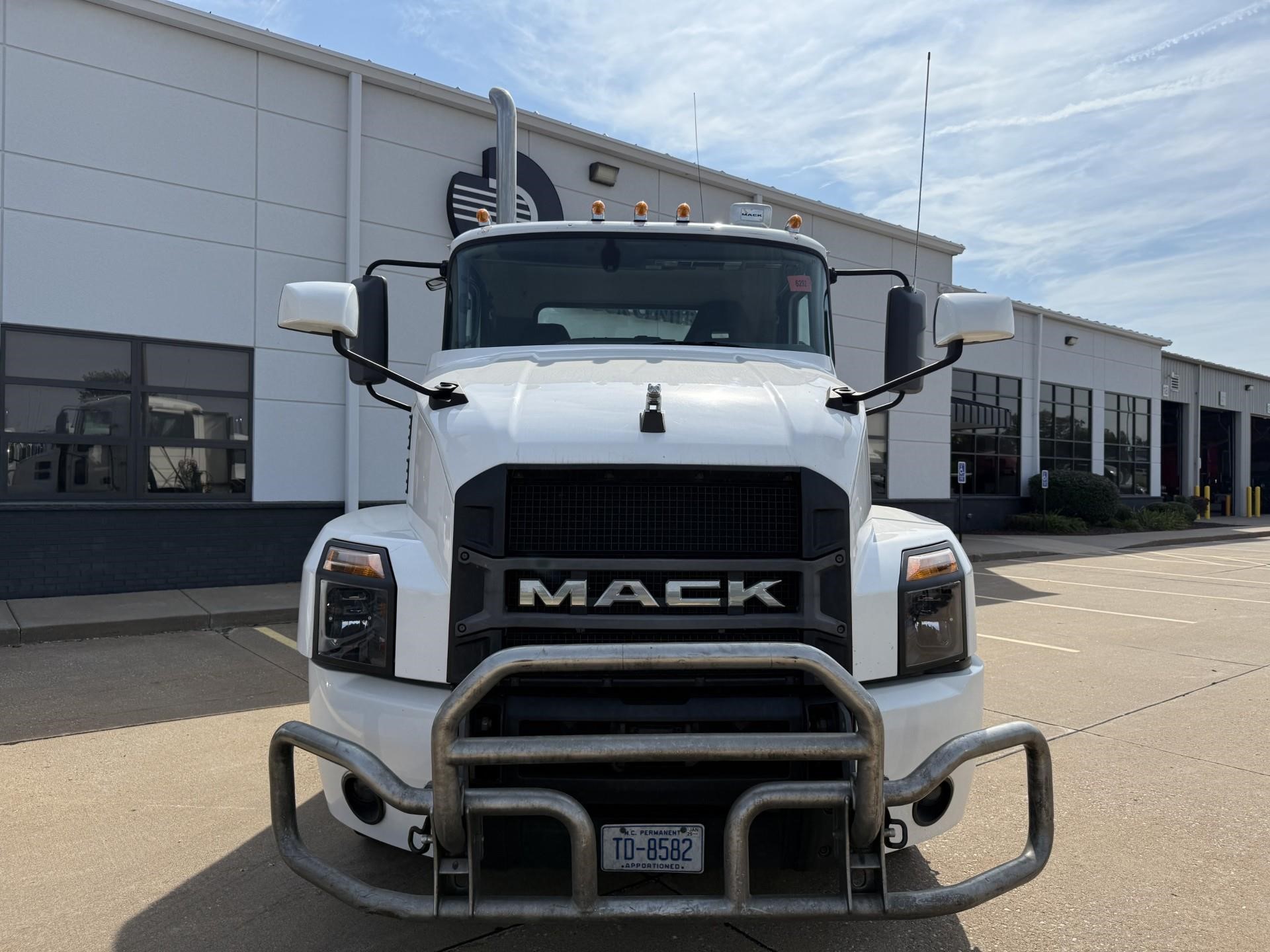 2019 MACK ANTHEM 64T - image 2 of 6