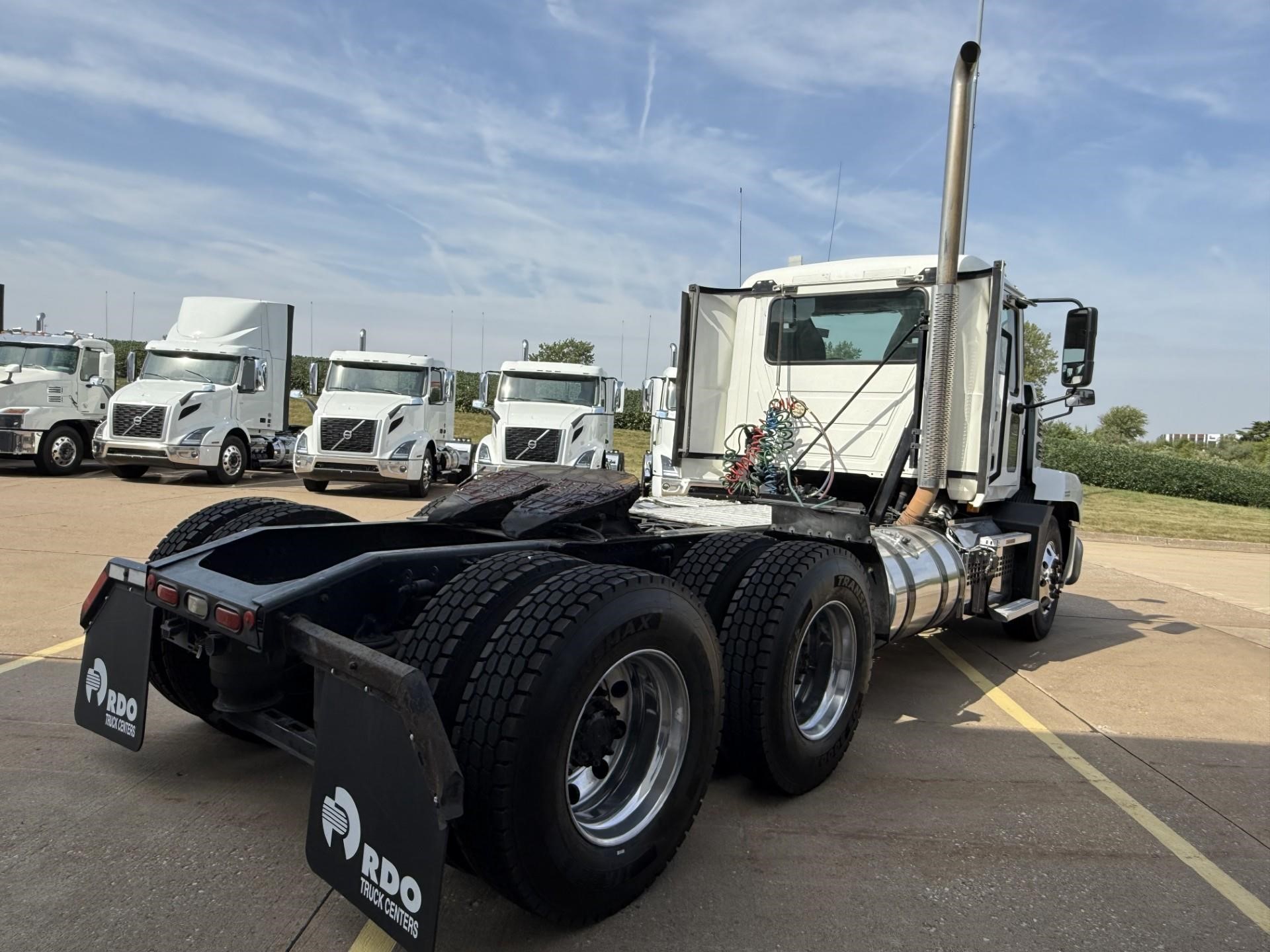 2019 MACK ANTHEM 64T - image 4 of 6