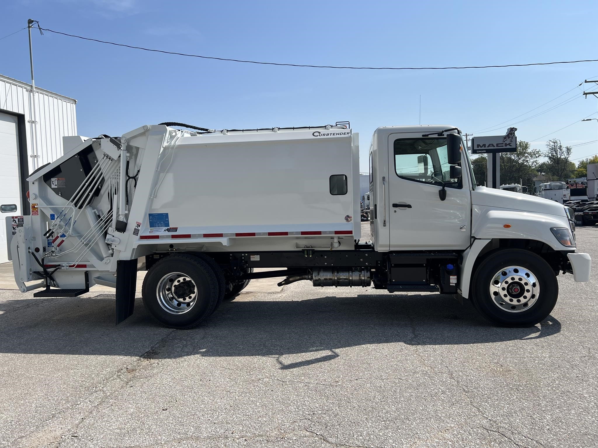 2025 HINO L7 - image 6 of 6