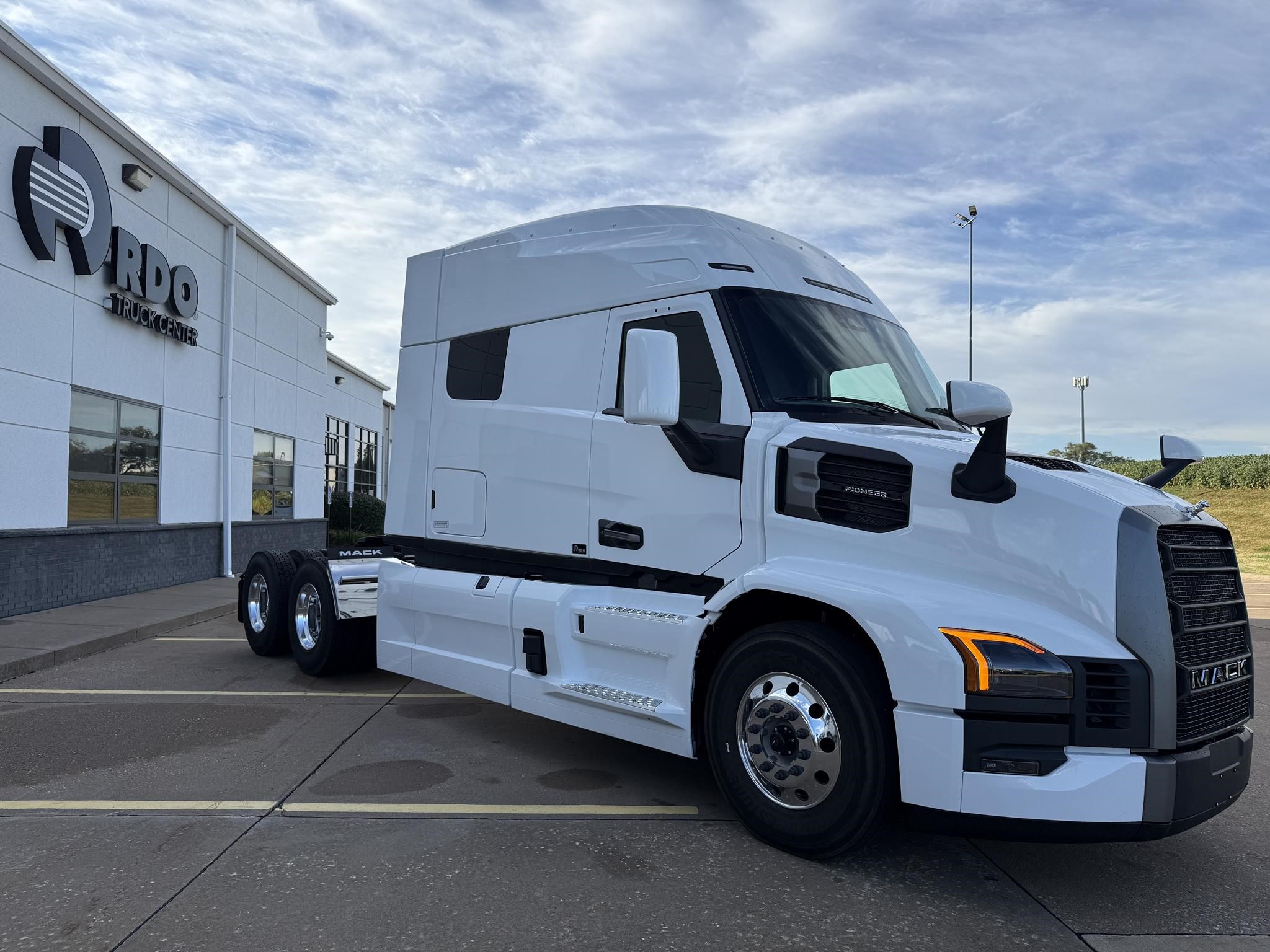 2026 MACK PIONEER 64T - image 3 of 6