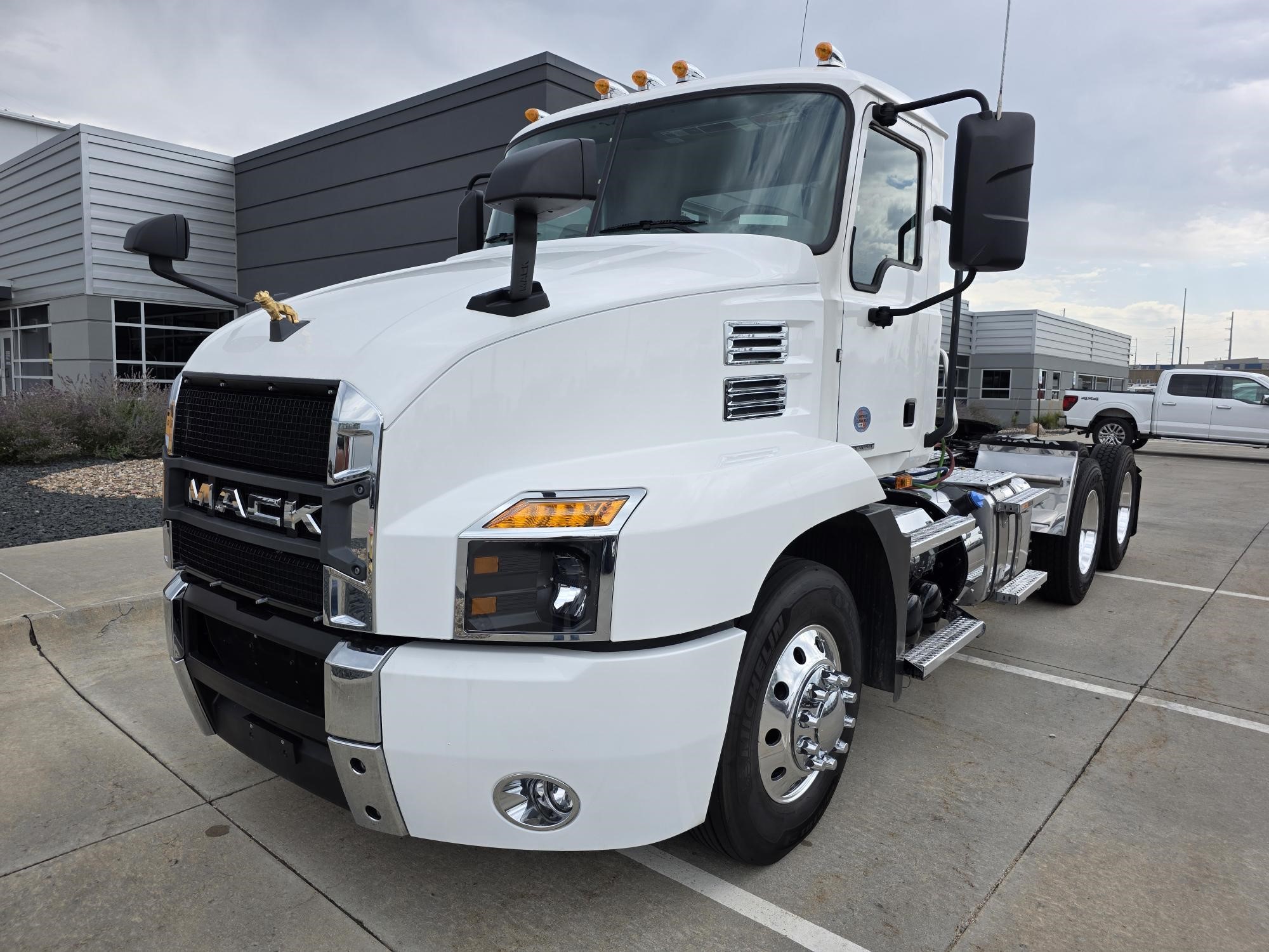 2023 MACK ANTHEM 64T - image 1 of 6