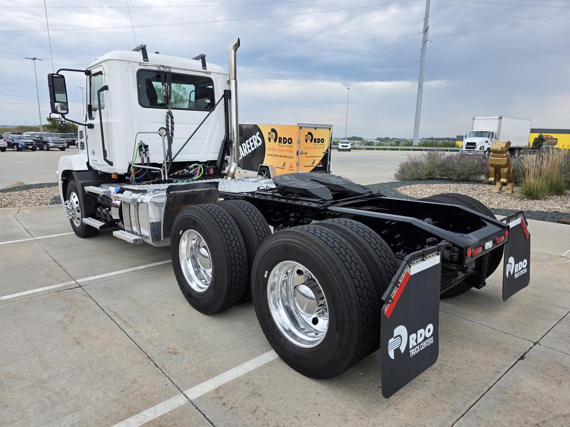 2023 MACK ANTHEM 64T - image 3 of 6