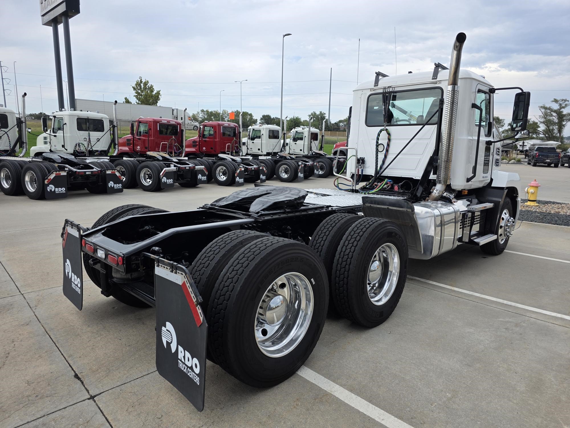 2023 MACK ANTHEM 64T - image 5 of 6