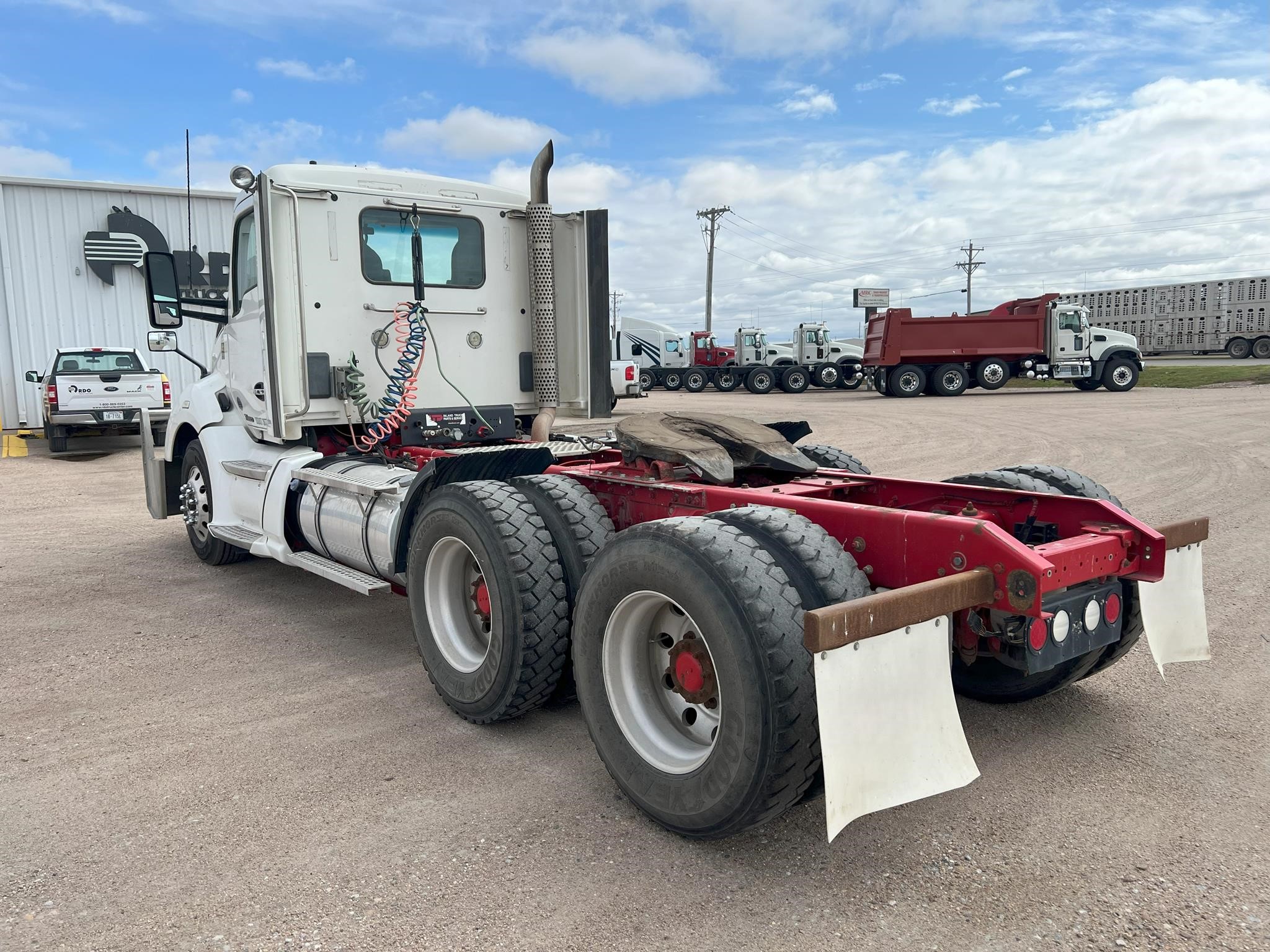 2016 KENWORTH T680 - image 3 of 6