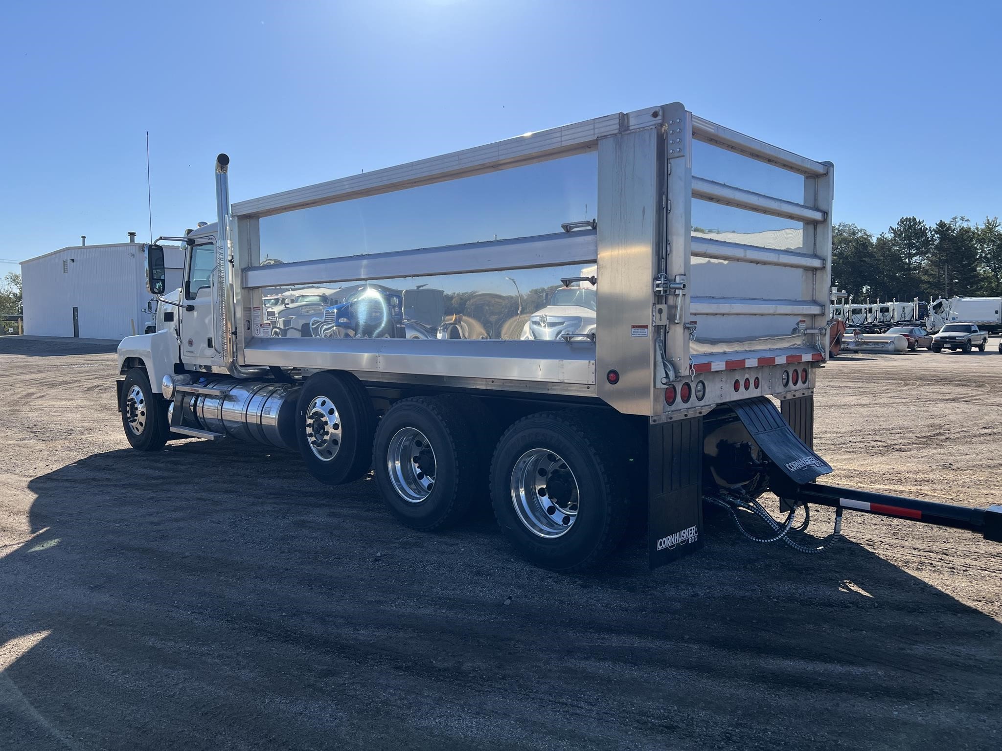 2026 MACK PINNACLE 64R - image 3 of 6