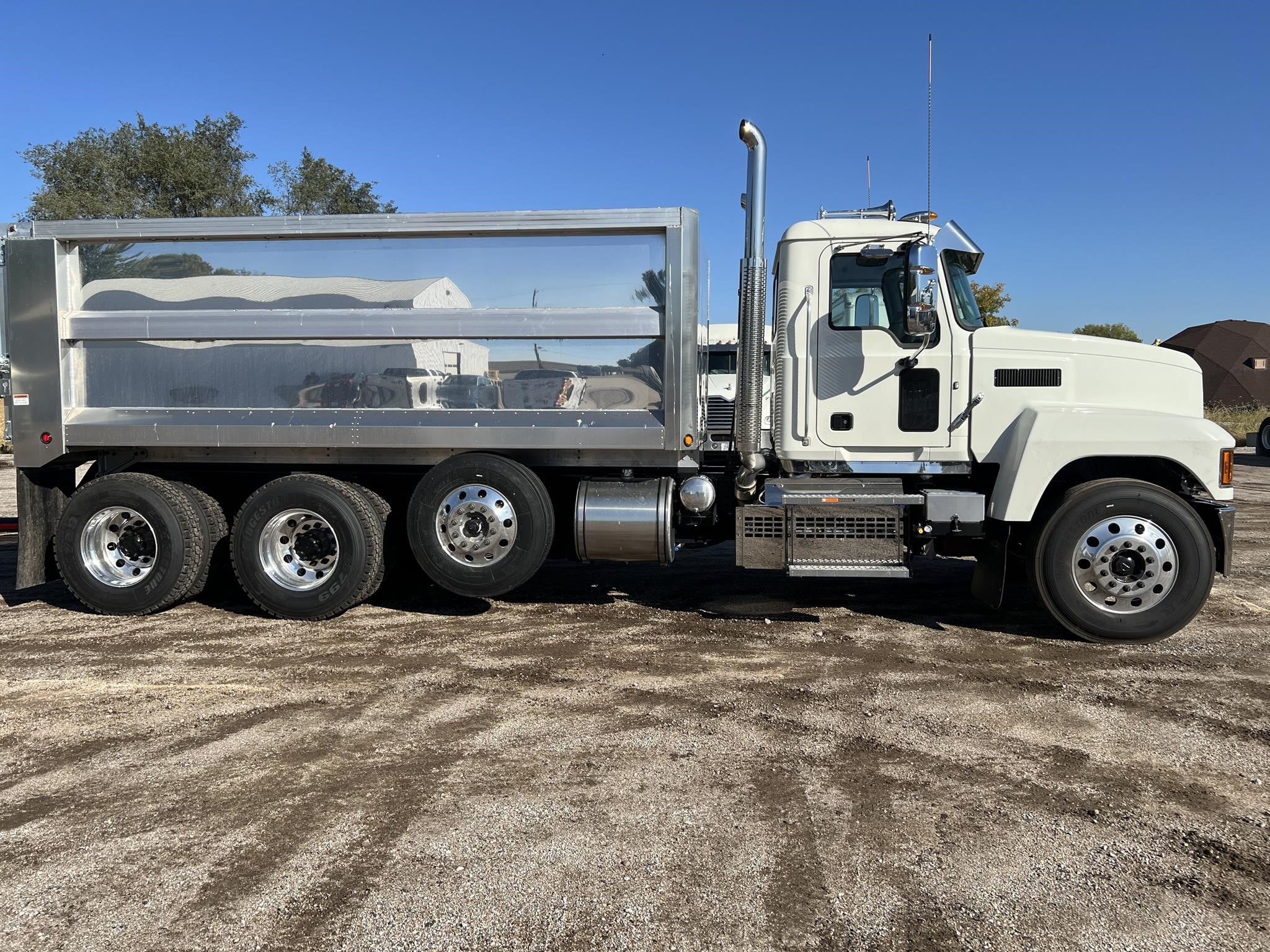 2026 MACK PINNACLE 64R - image 6 of 6