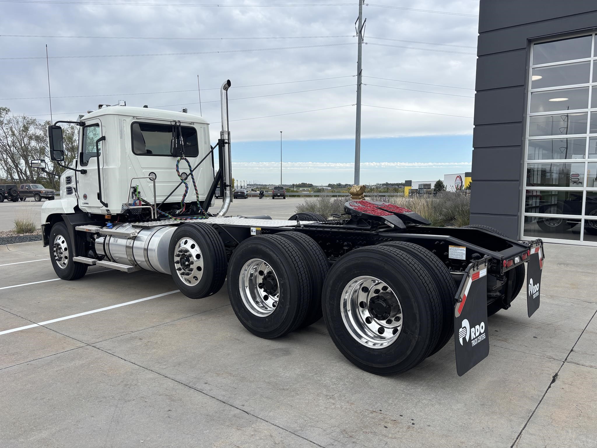 2026 MACK ANTHEM 84T 2026 MACK ANTHEM 84T - image 3 of 6
