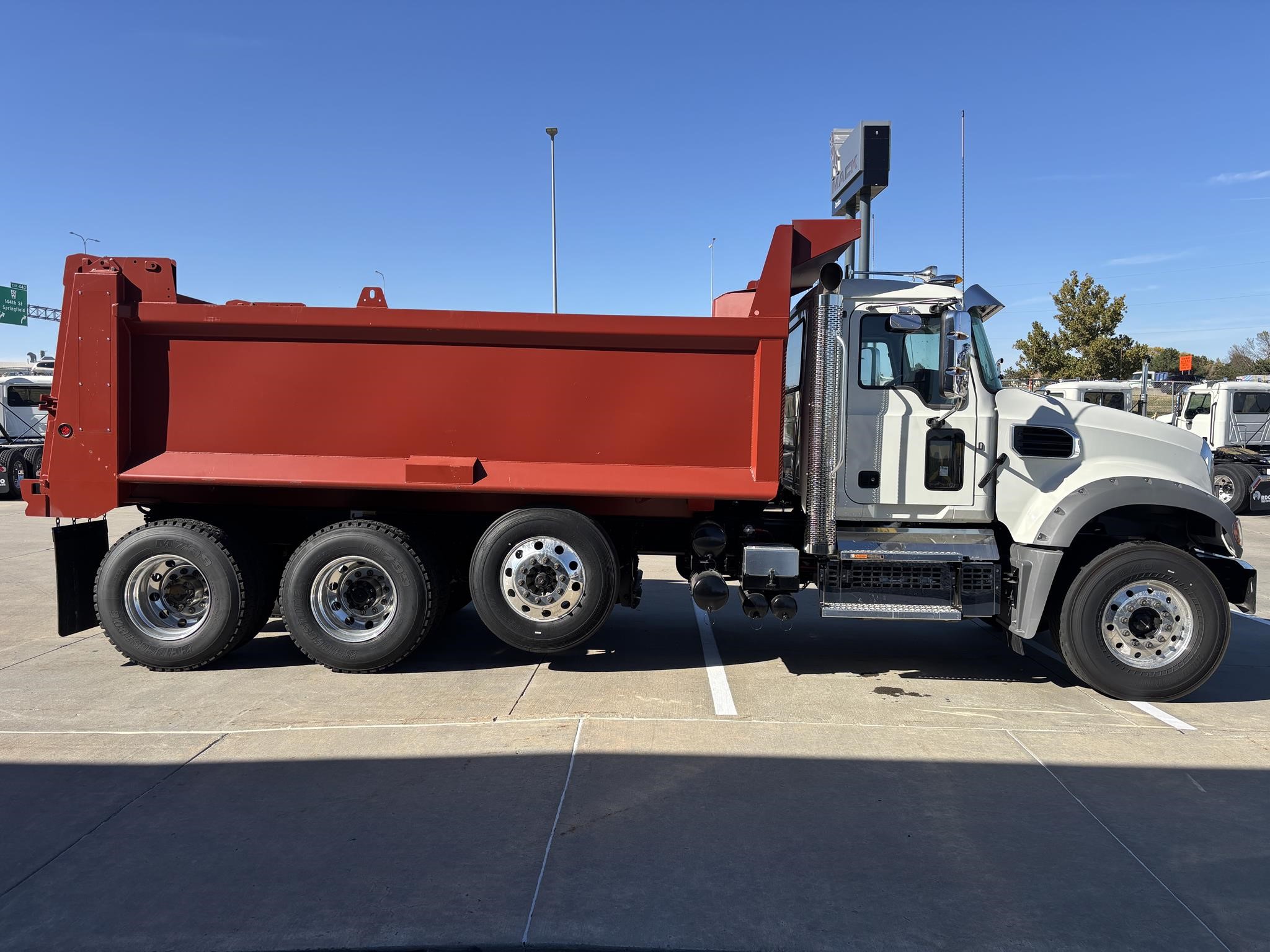 2026 MACK GRANITE 84FR 2026 MACK GRANITE 84FR - image 5 of 6