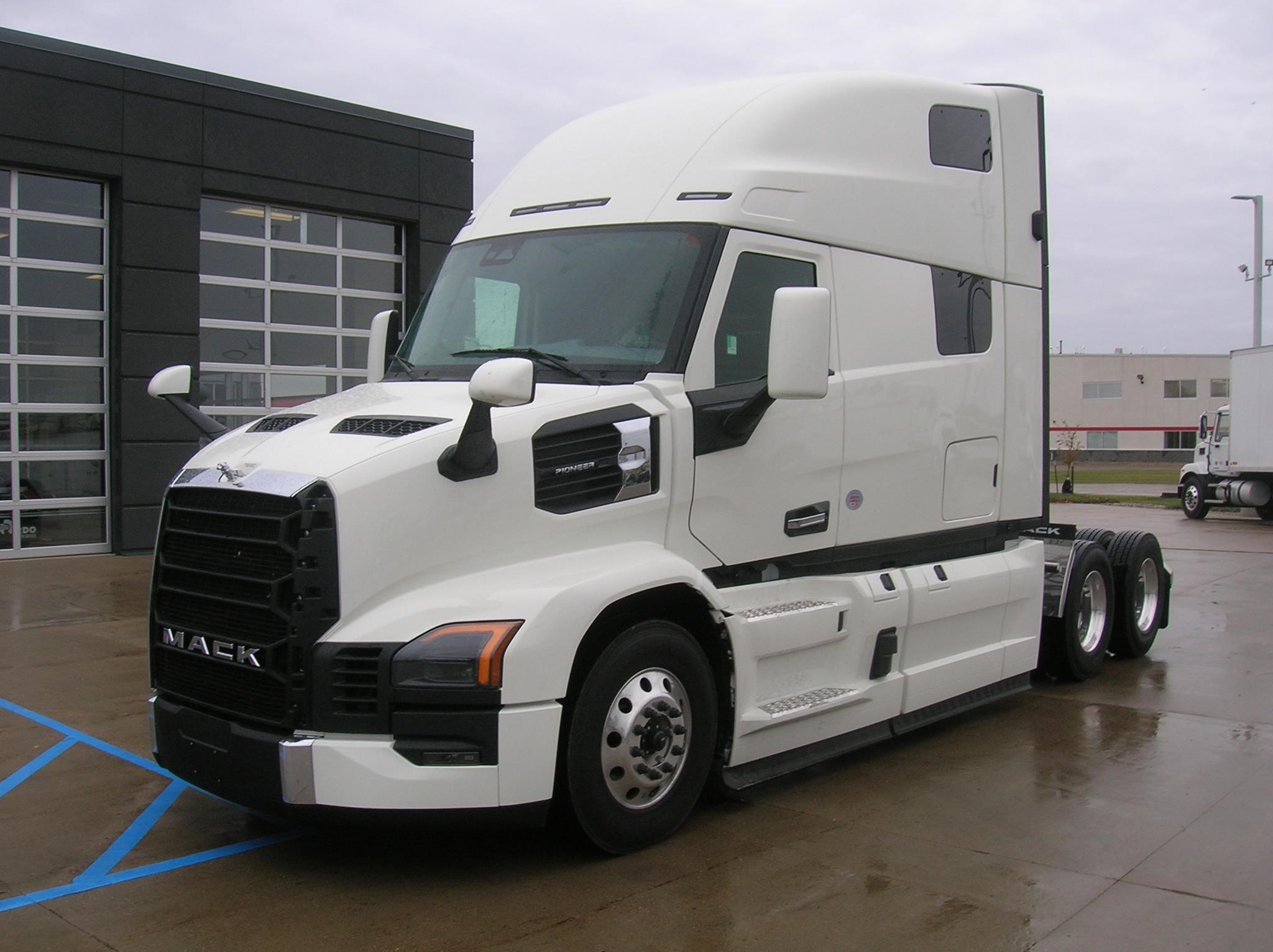 2026 MACK PIONEER 64T 2026 MACK PIONEER 64T - image 1 of 6