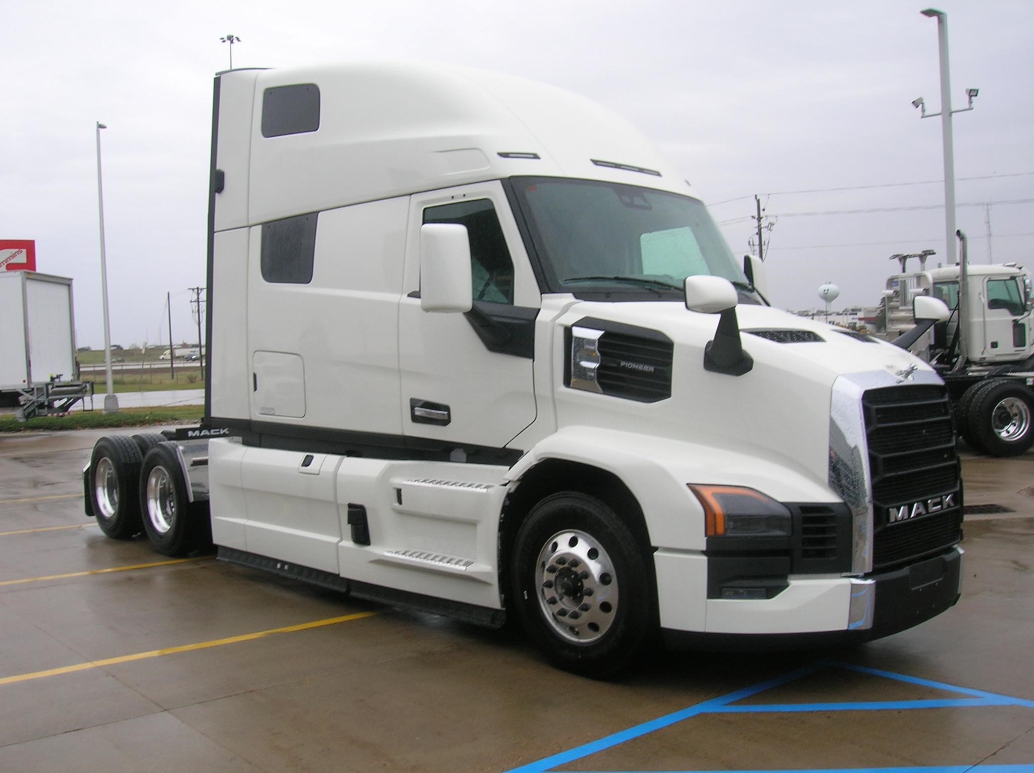 2026 MACK PIONEER 64T 2026 MACK PIONEER 64T - image 3 of 6