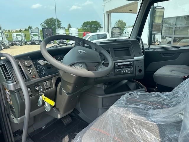 2026 VOLVO VNR64T300 2026 VOLVO VNR64T300 - image 6 of 6