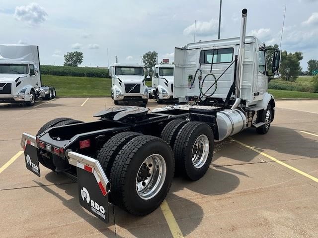 2026 VOLVO VNR64T300 2026 VOLVO VNR64T300 - image 3 of 3