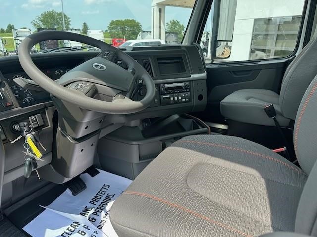 2026 VOLVO VNR64T300 2026 VOLVO VNR64T300 - image 6 of 6