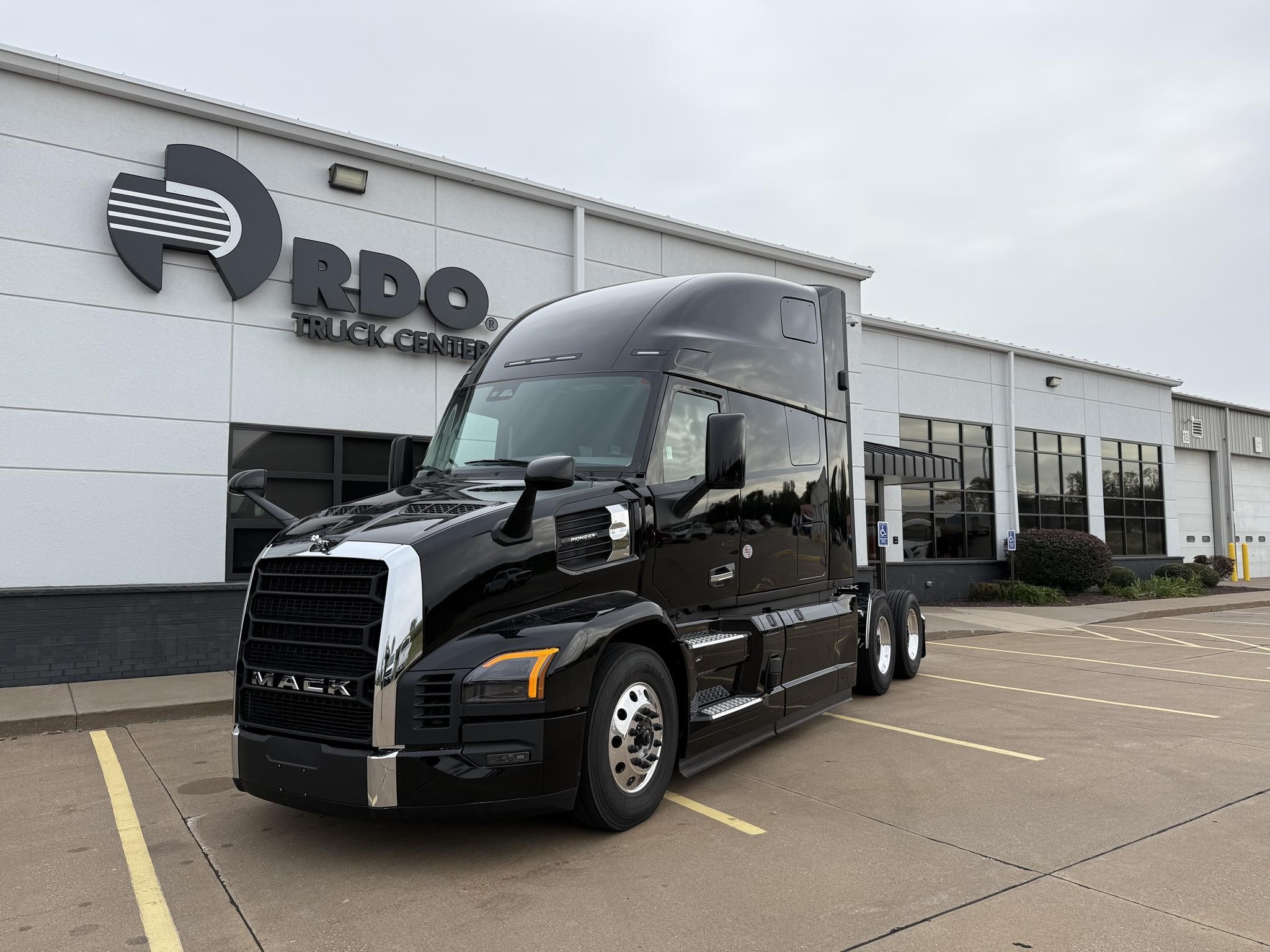 2026 MACK PIONEER 64T 2026 MACK PIONEER 64T - image 1 of 6