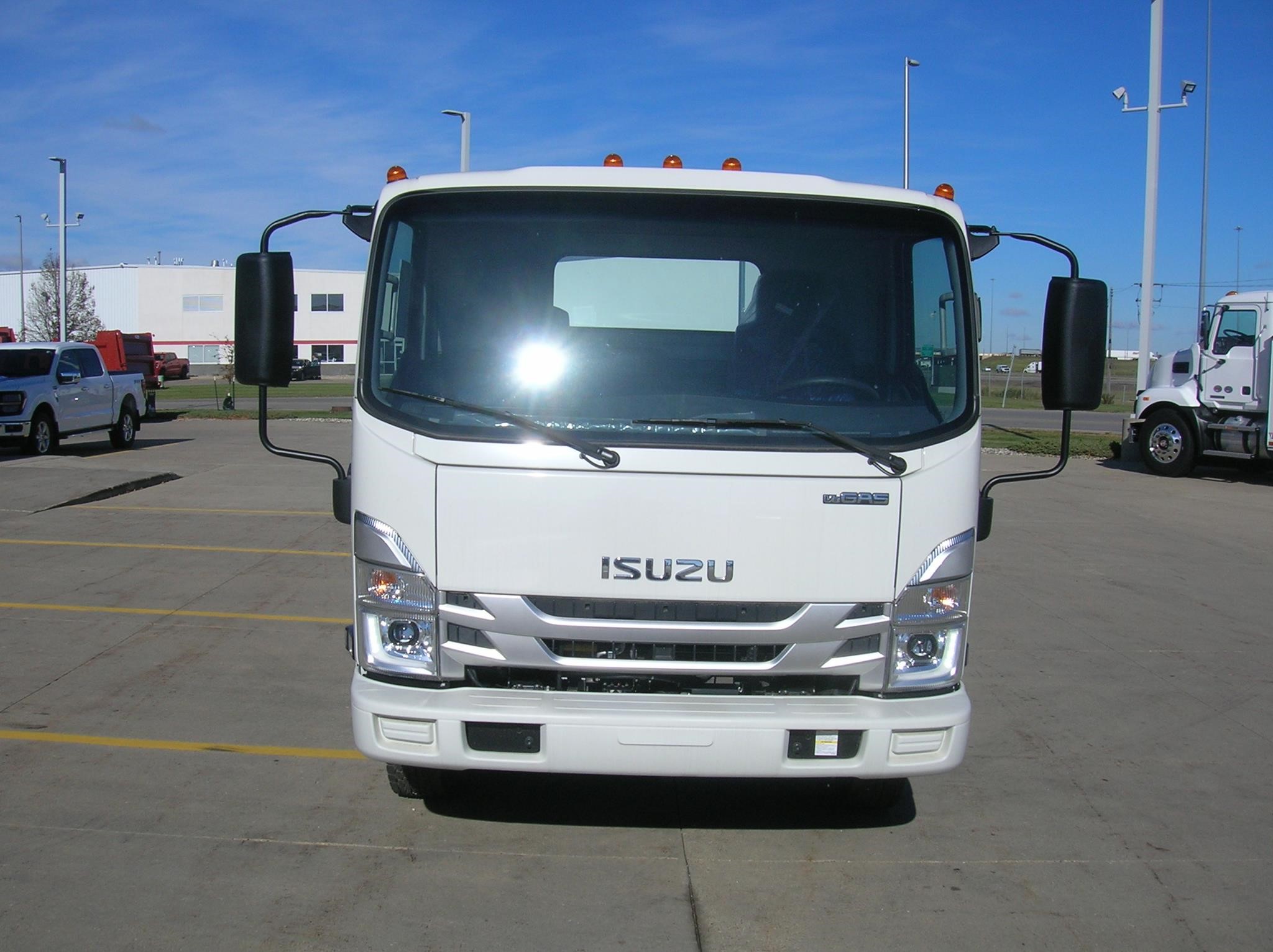 2026 ISUZU NRR 2026 ISUZU NRR - image 2 of 6