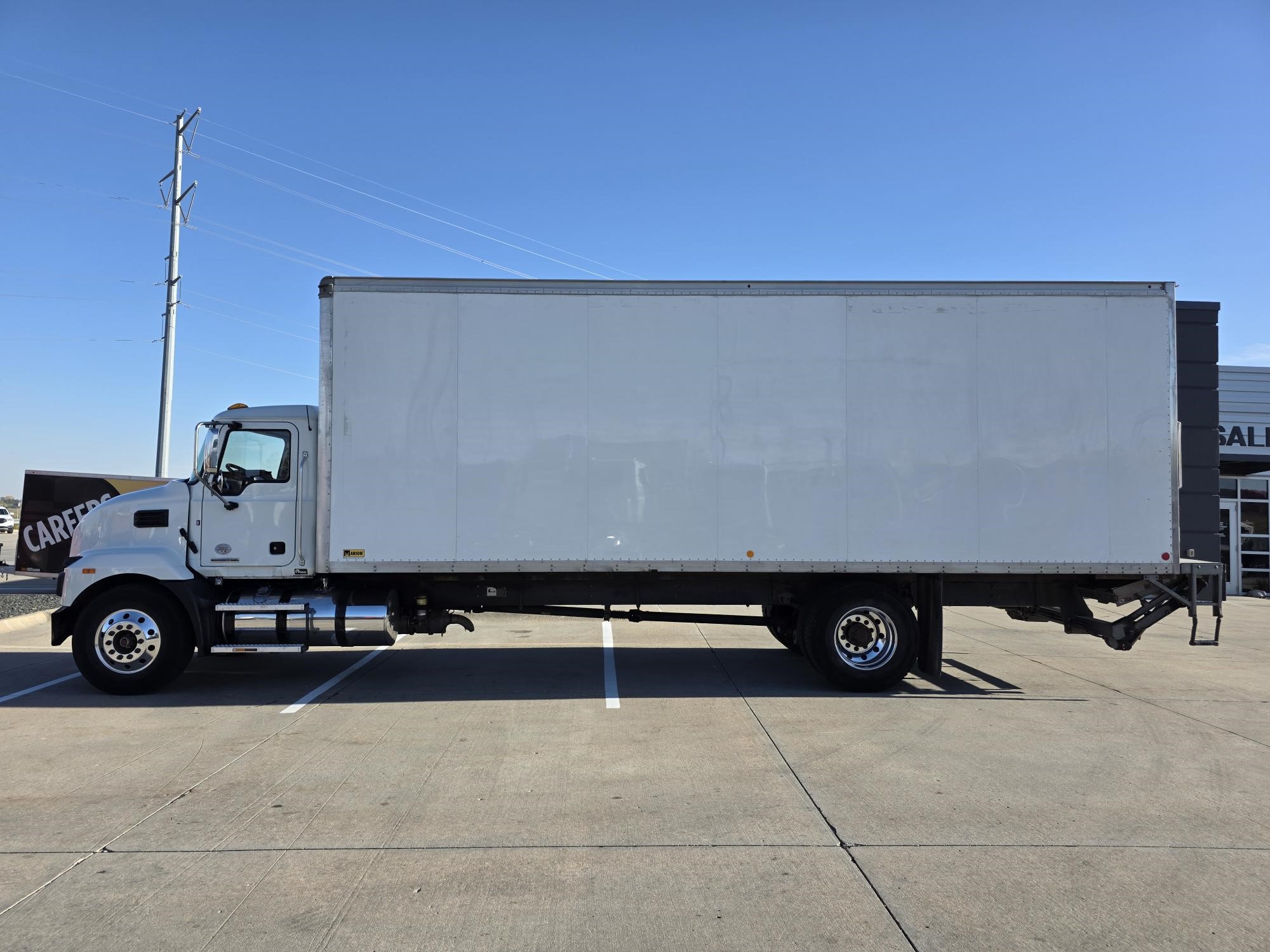 2022 MACK MD6 2022 MACK MD6 - image 2 of 6