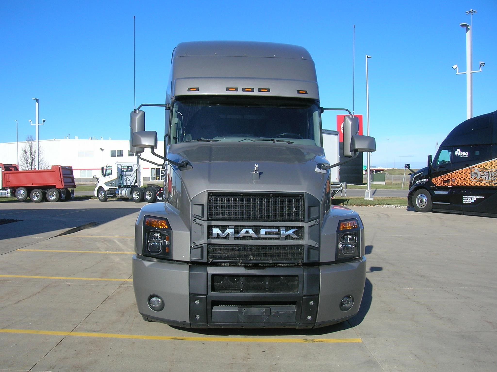 2019 MACK ANTHEM 64T 2019 MACK ANTHEM 64T - image 2 of 6