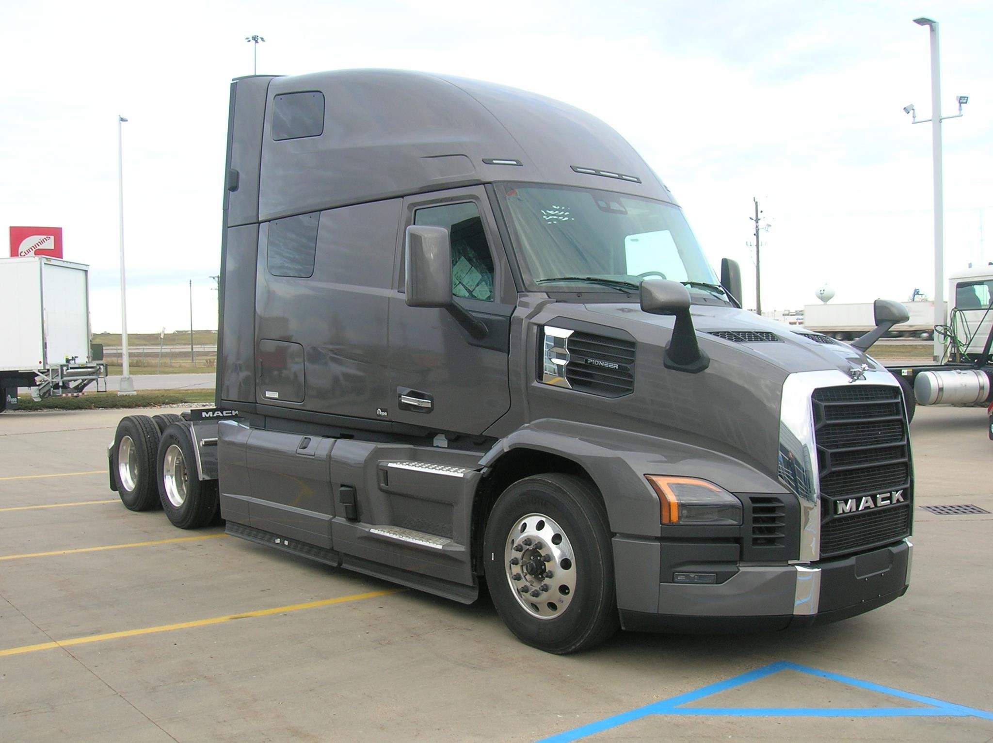 2026 MACK PIONEER 64T 2026 MACK PIONEER 64T - image 3 of 6