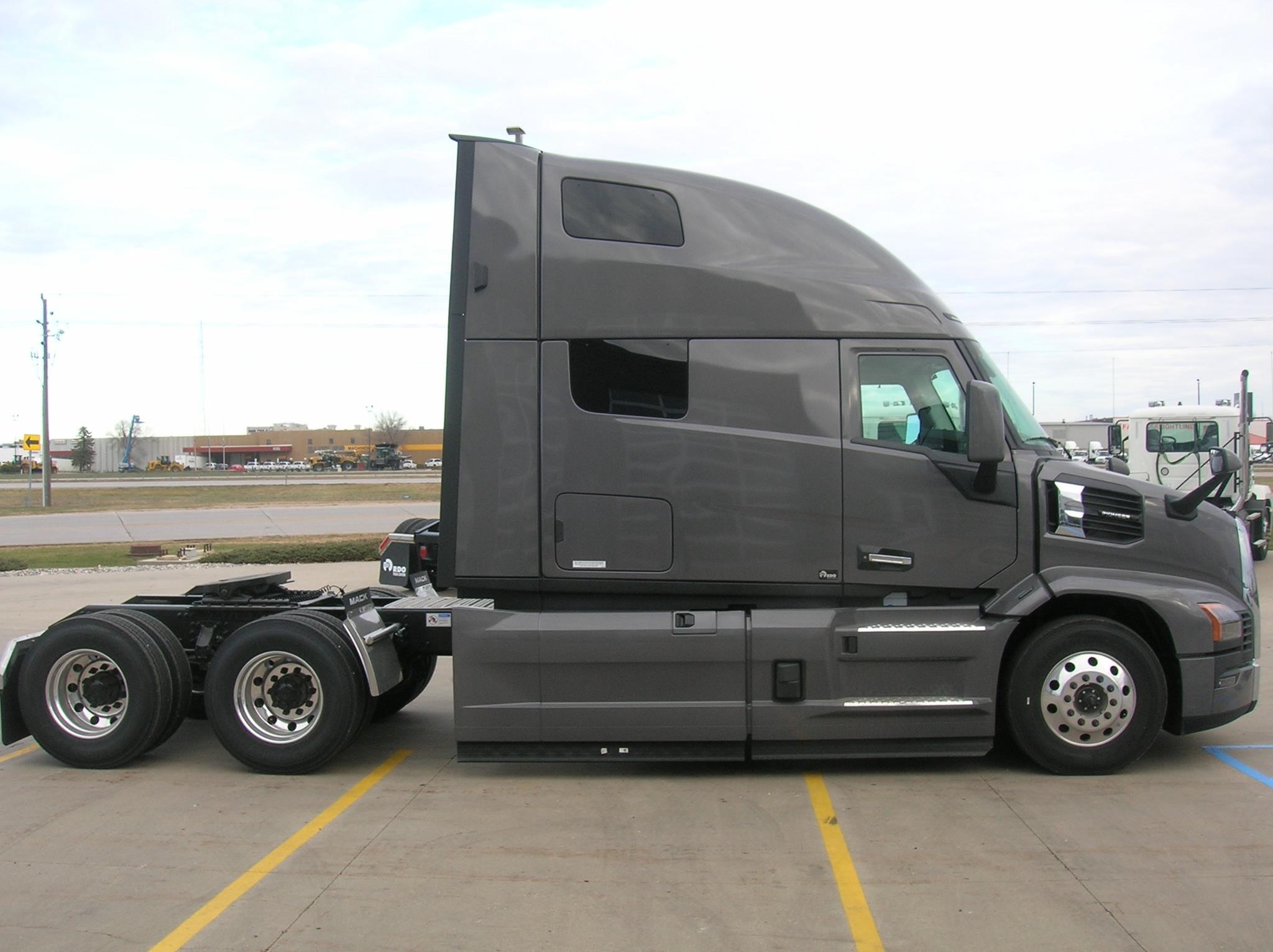 2026 MACK PIONEER 64T 2026 MACK PIONEER 64T - image 4 of 6