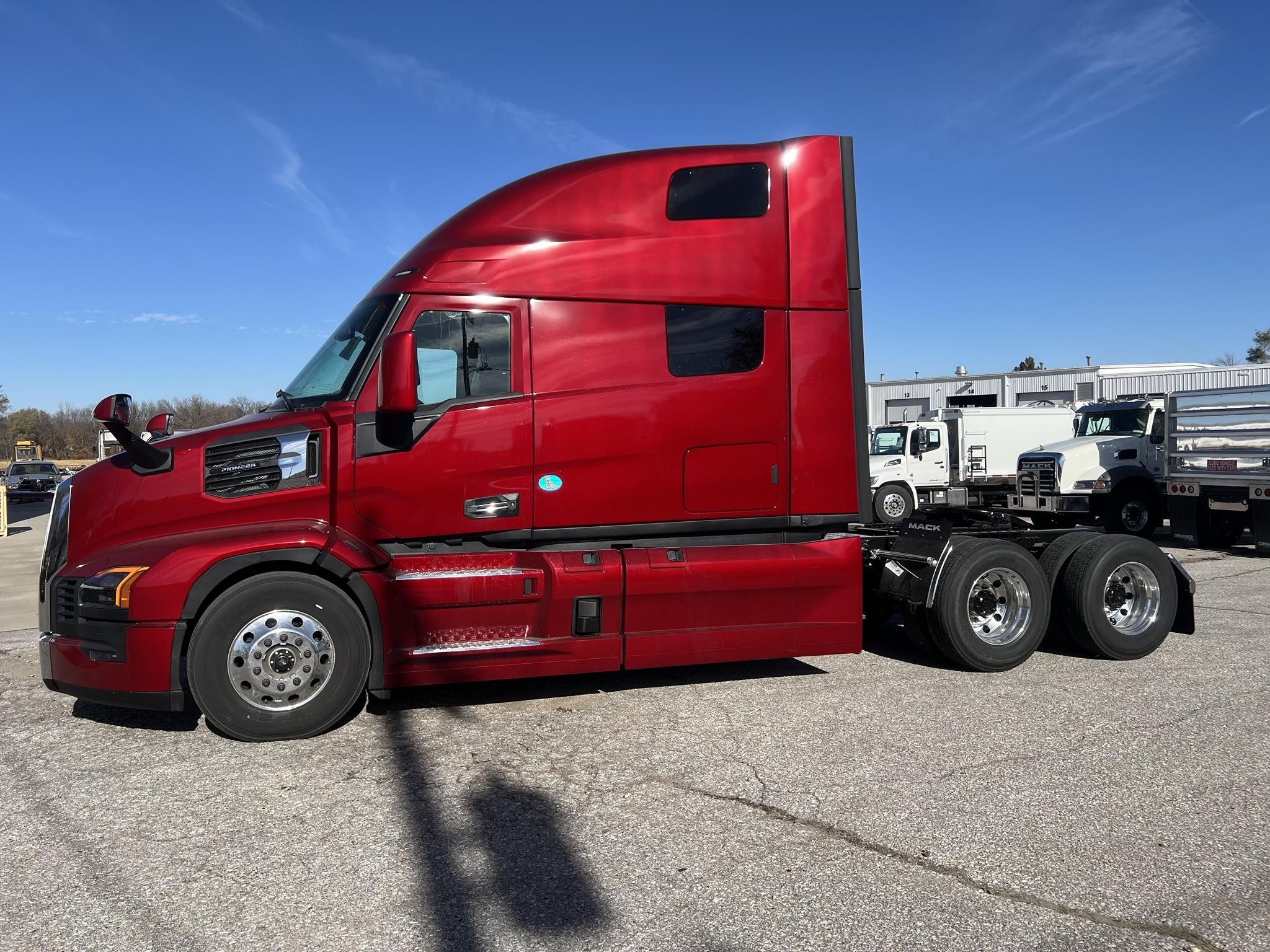 2026 MACK PIONEER 64T 2026 MACK PIONEER 64T - image 2 of 6