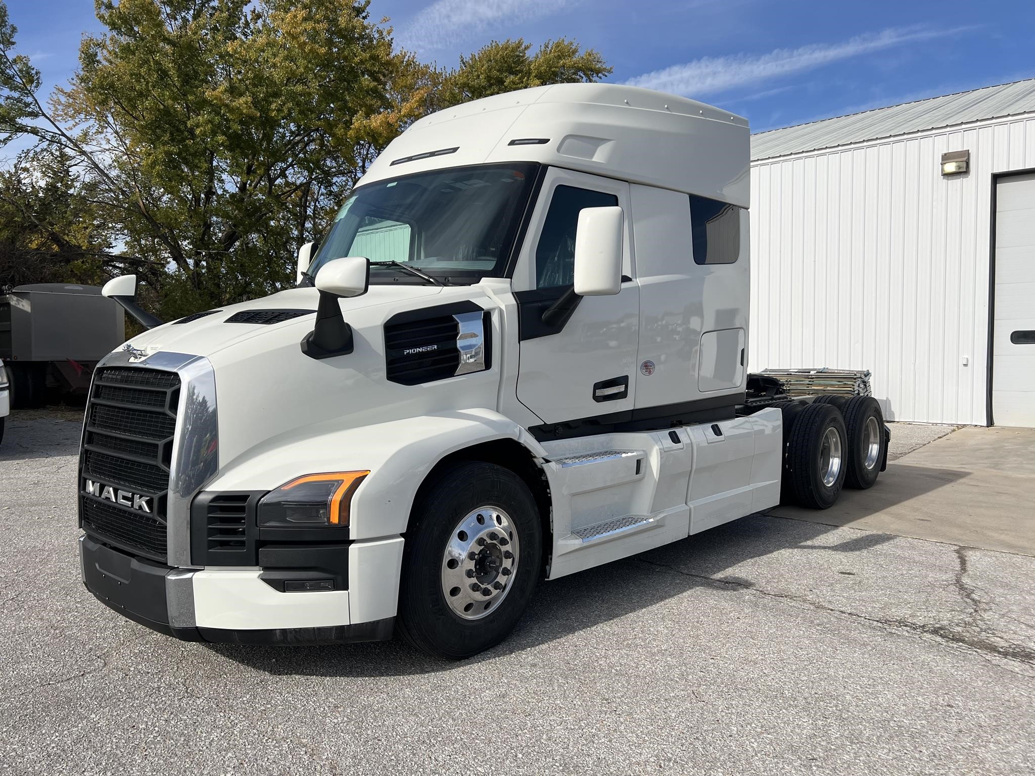 2026 MACK PIONEER 64T 2026 MACK PIONEER 64T - image 1 of 6