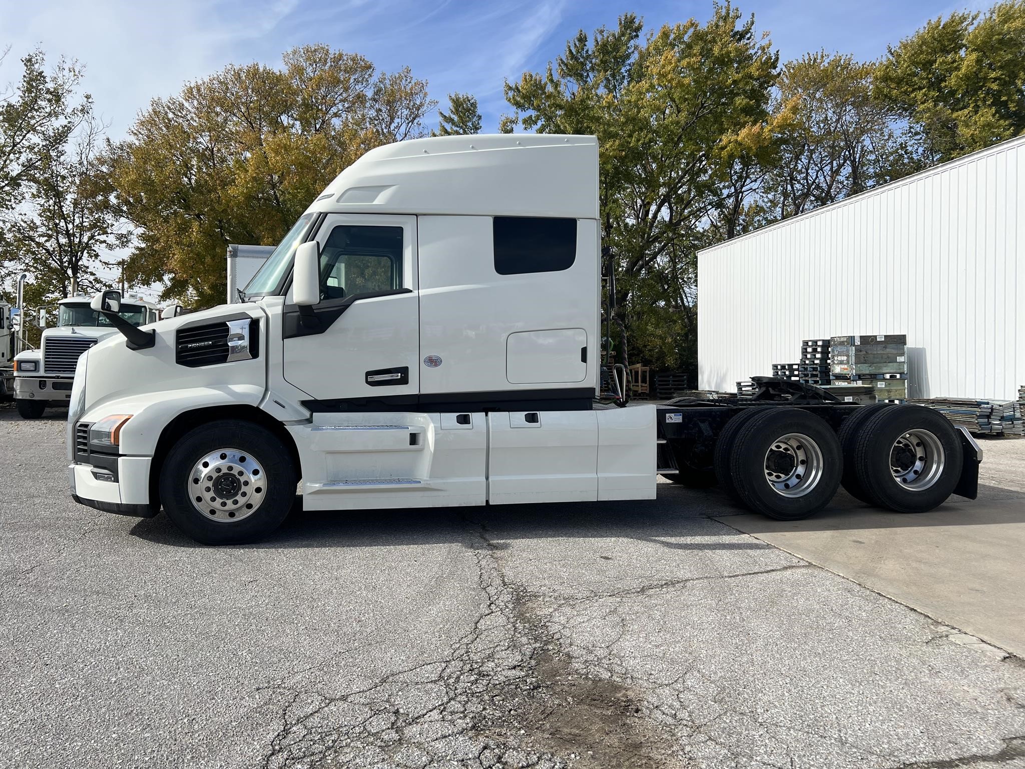 2026 MACK PIONEER 64T 2026 MACK PIONEER 64T - image 2 of 6