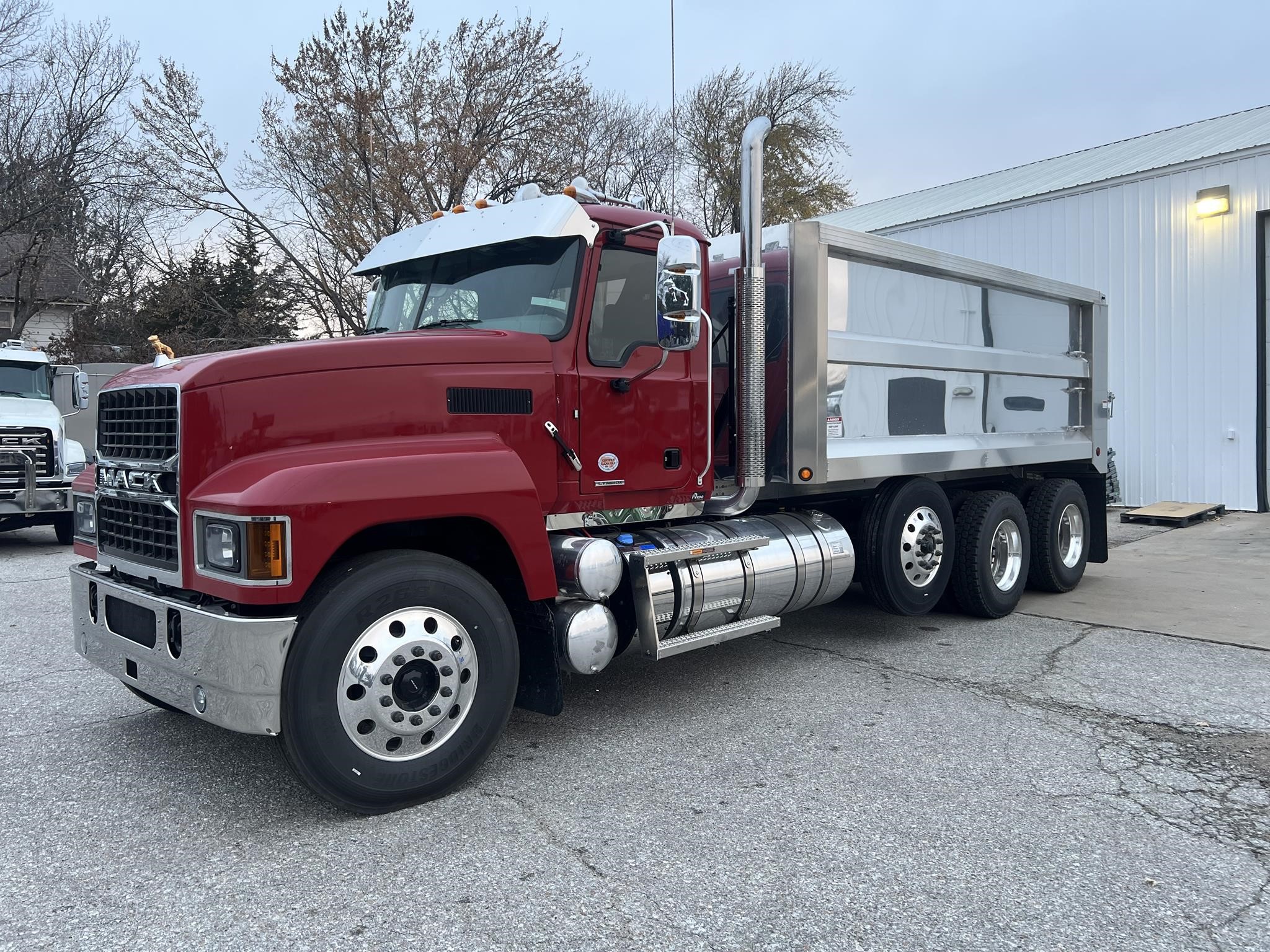 2026 MACK PINNACLE 64R 2026 MACK PINNACLE 64R - image 1 of 6