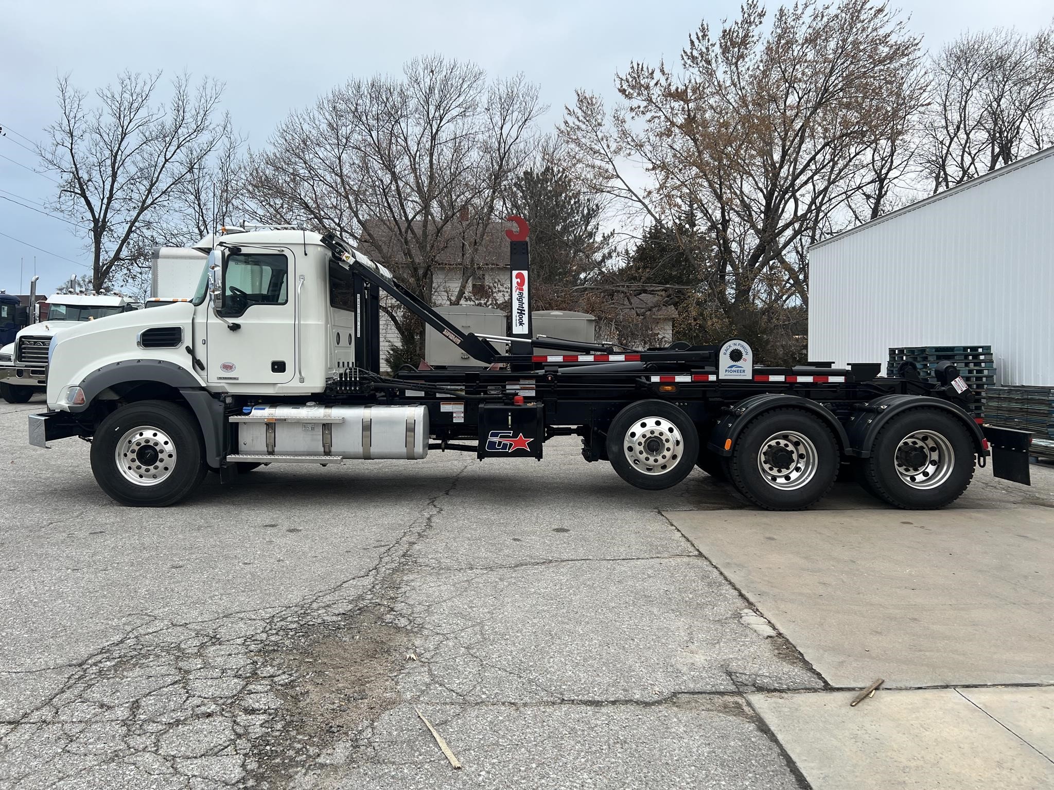 2026 MACK GRANITE 84BR 2026 MACK GRANITE 84BR - image 2 of 6