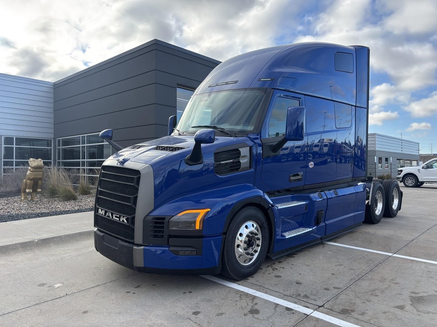 2026 MACK PIONEER 64T 2026 MACK PIONEER 64T - image 1 of 6