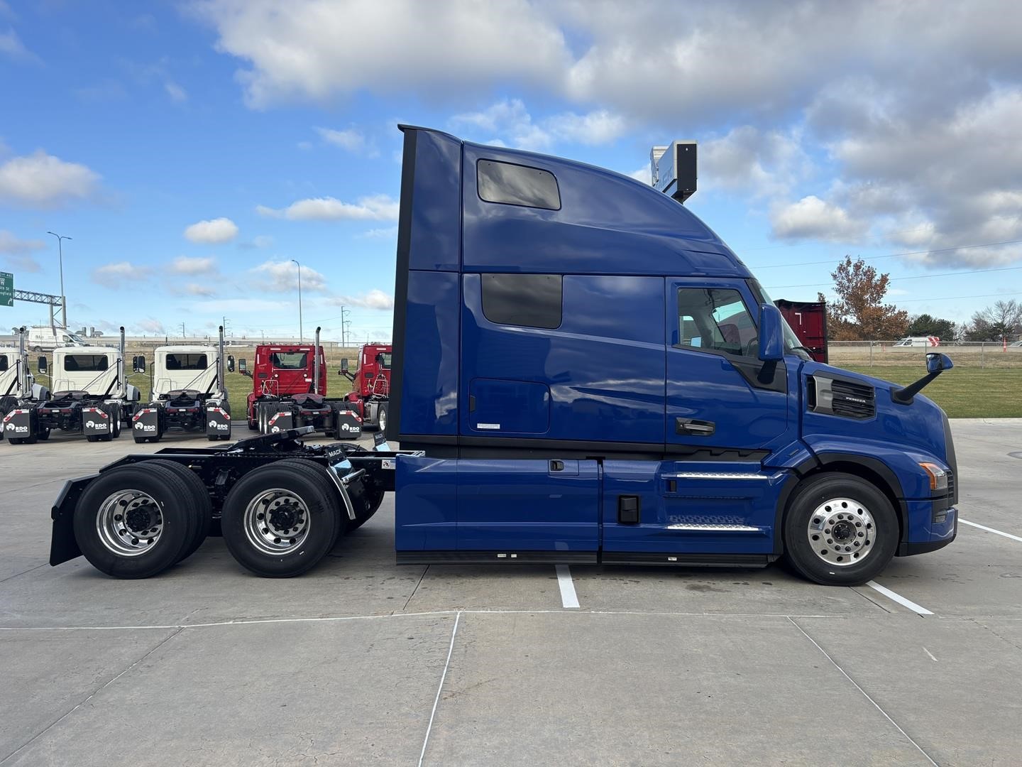 2026 MACK PIONEER 64T 2026 MACK PIONEER 64T - image 6 of 6