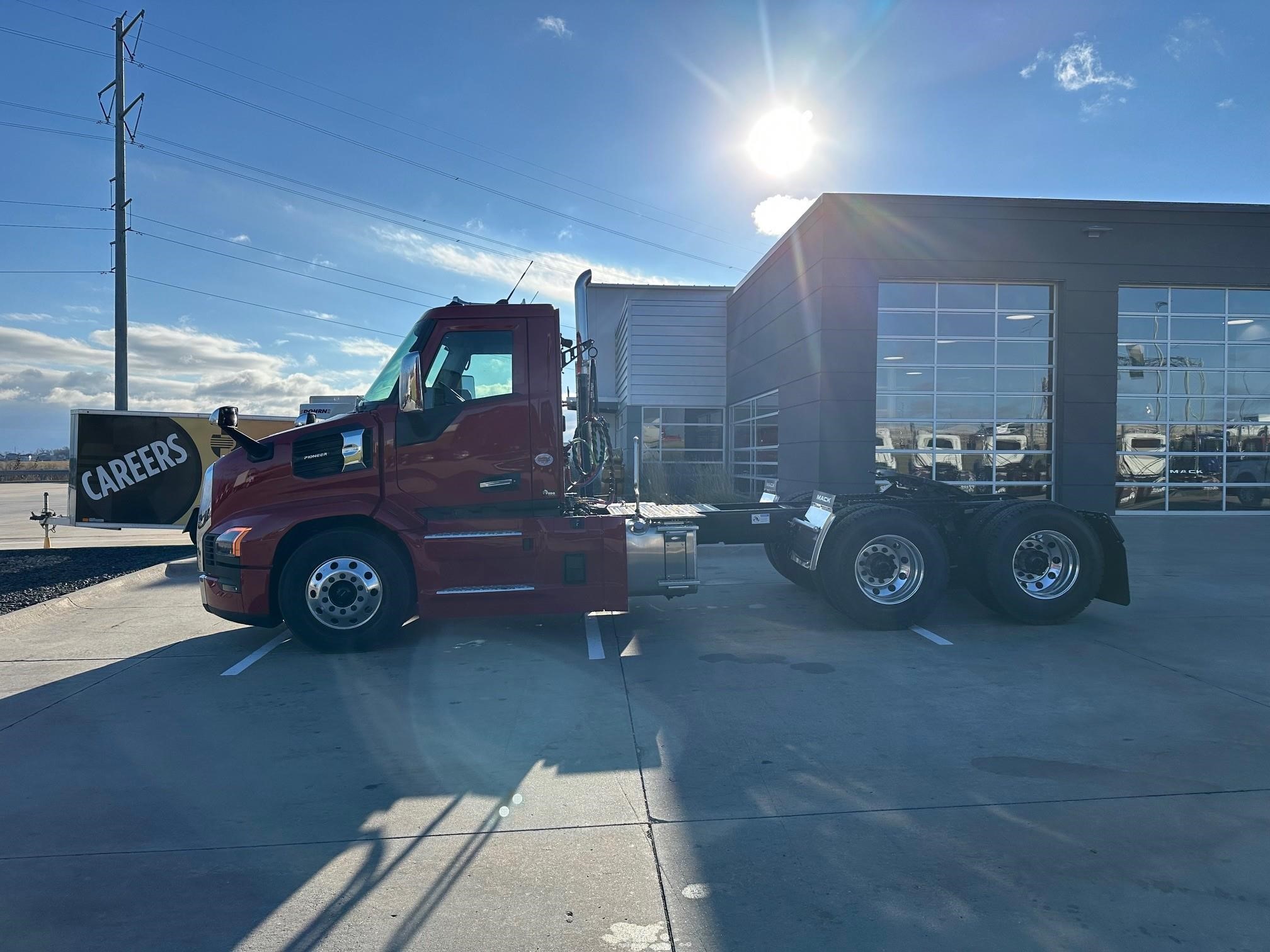 2026 MACK PIONEER 64T 2026 MACK PIONEER 64T - image 2 of 6