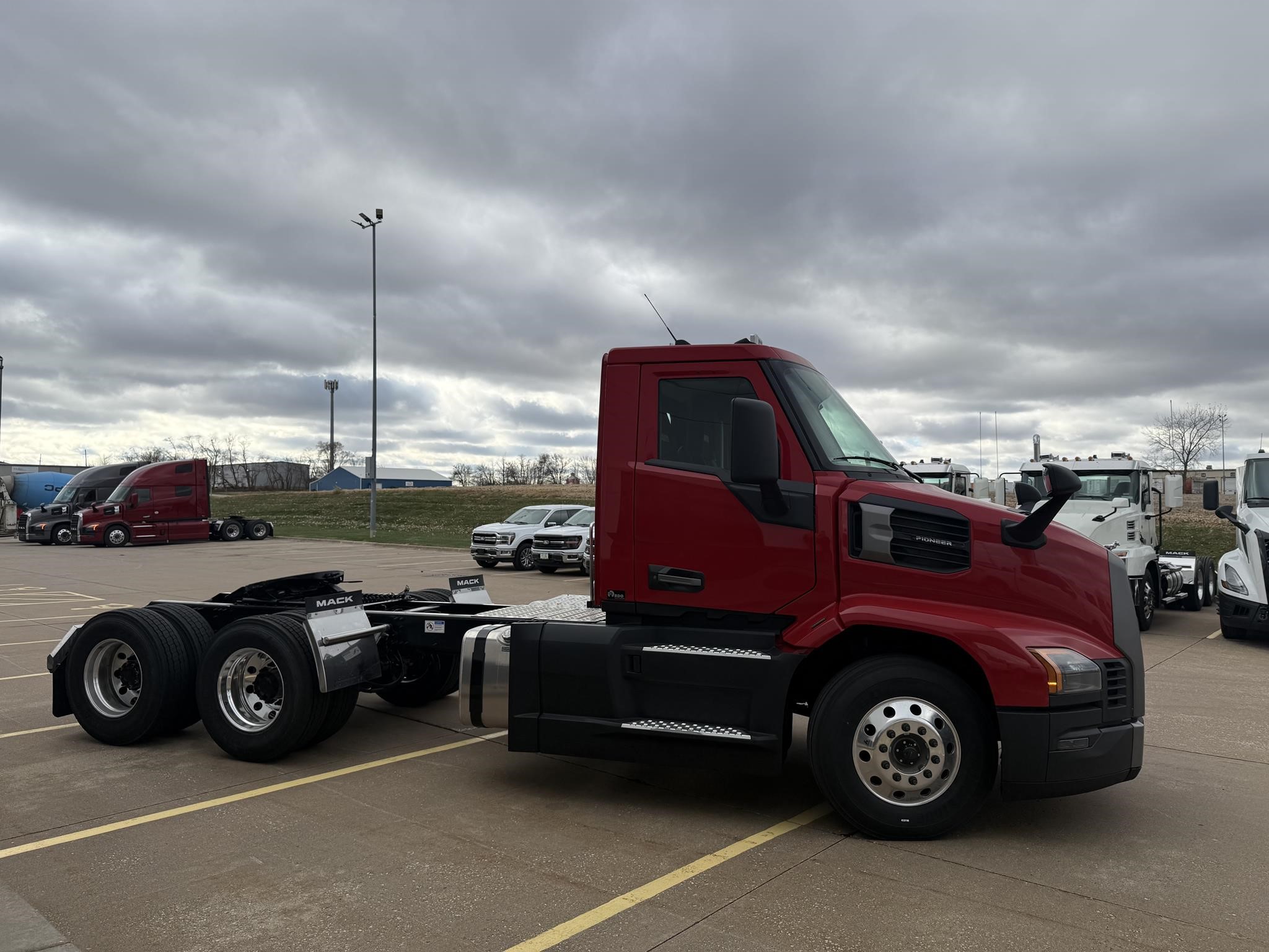 2026 MACK PIONEER 64T 2026 MACK PIONEER 64T - image 4 of 6