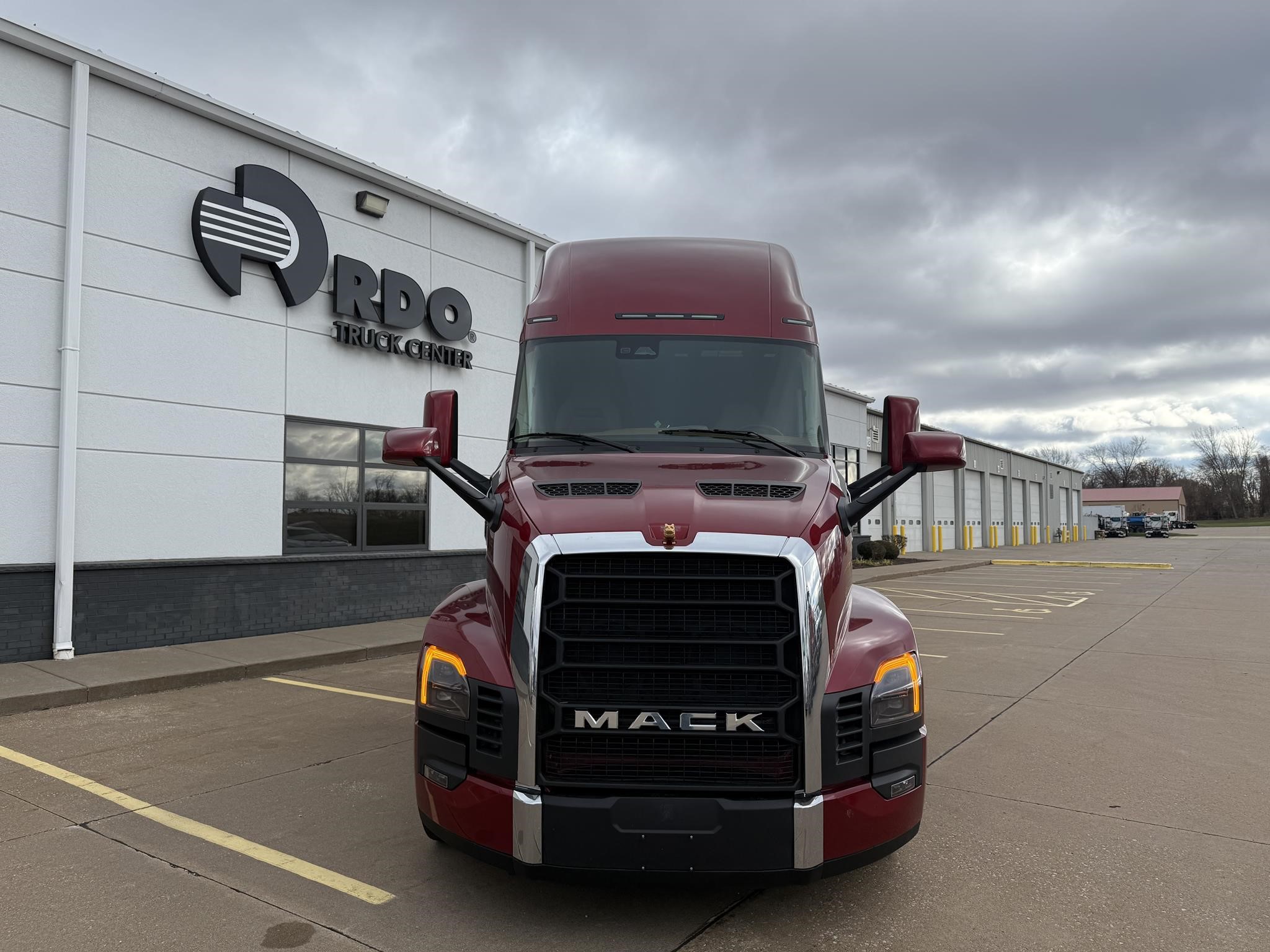 2026 MACK PIONEER 64T 2026 MACK PIONEER 64T - image 2 of 6