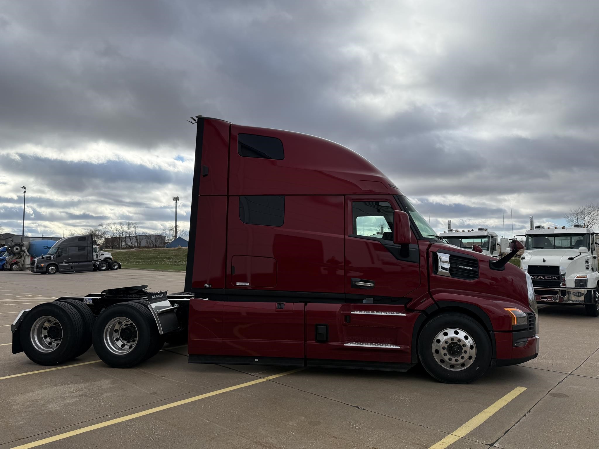 2026 MACK PIONEER 64T 2026 MACK PIONEER 64T - image 4 of 6