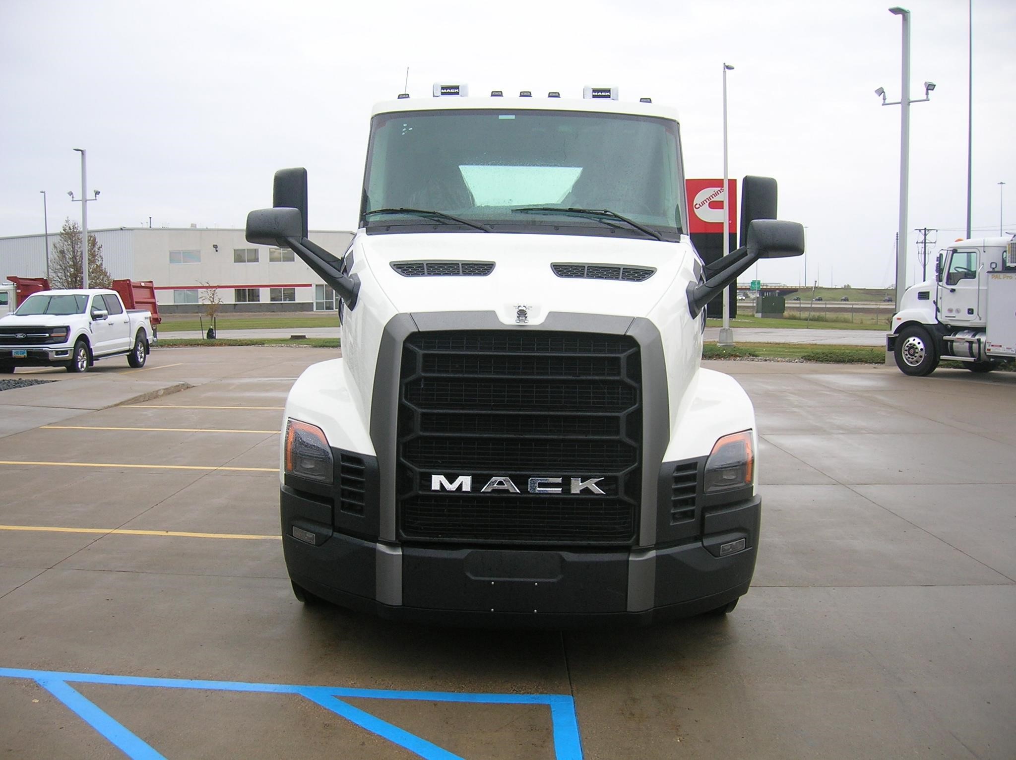 2026 MACK PIONEER 64T - image 2 of 6