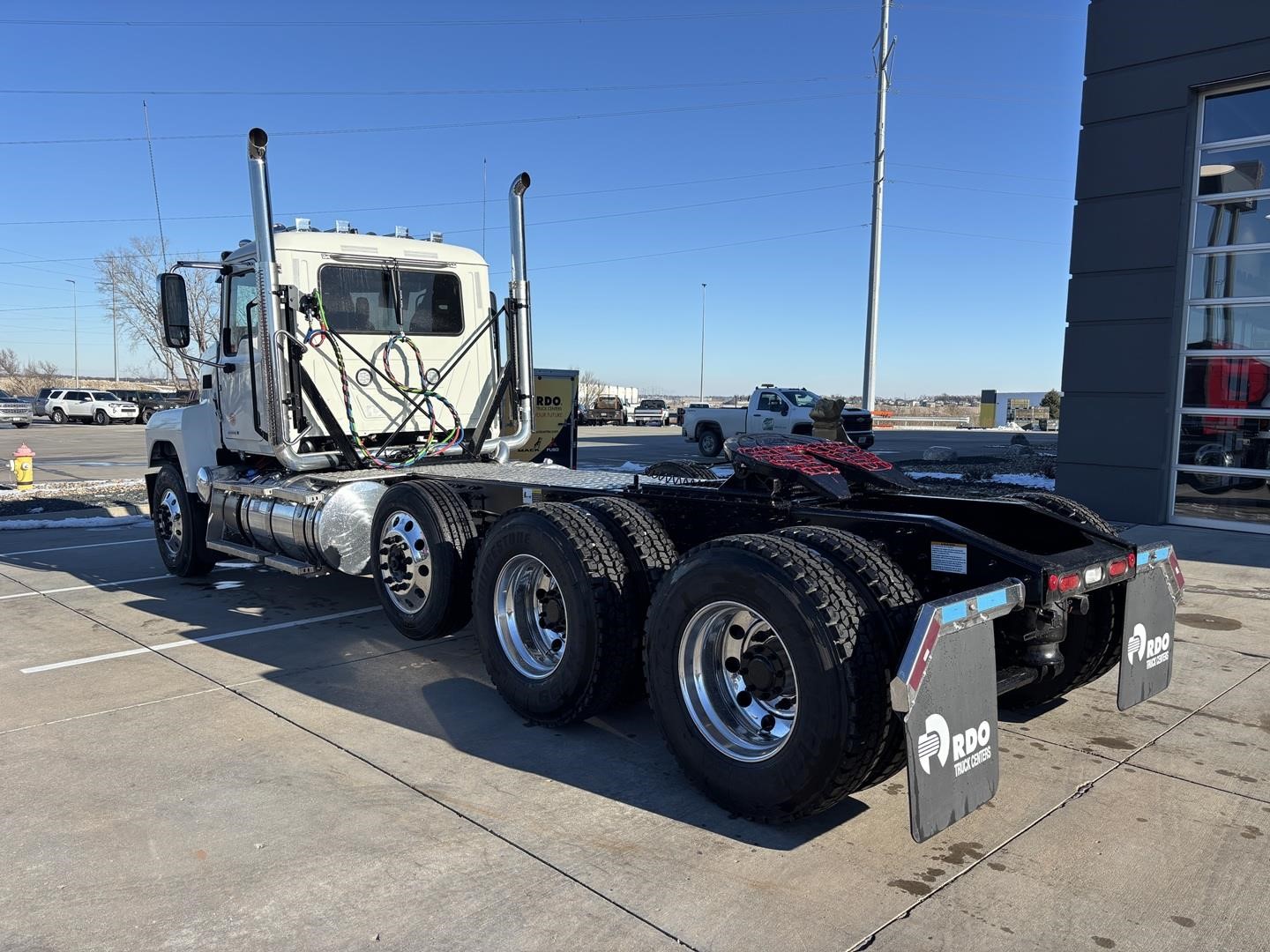 2026 MACK PINNACLE 84T - image 3 of 6