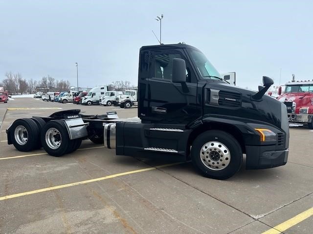 2026 MACK PIONEER 64T - image 2 of 6