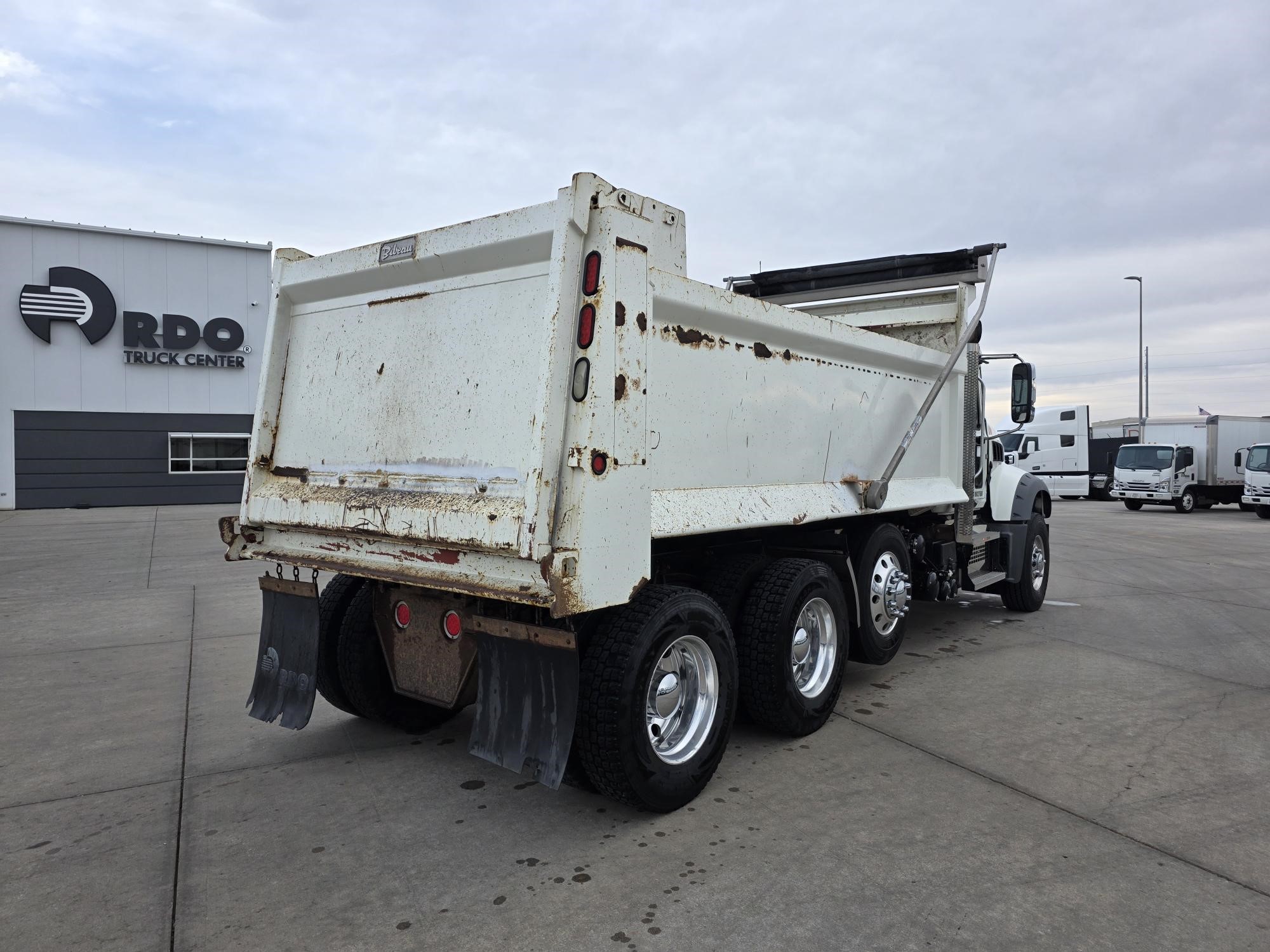 2020 MACK GRANITE 84FR - image 5 of 6