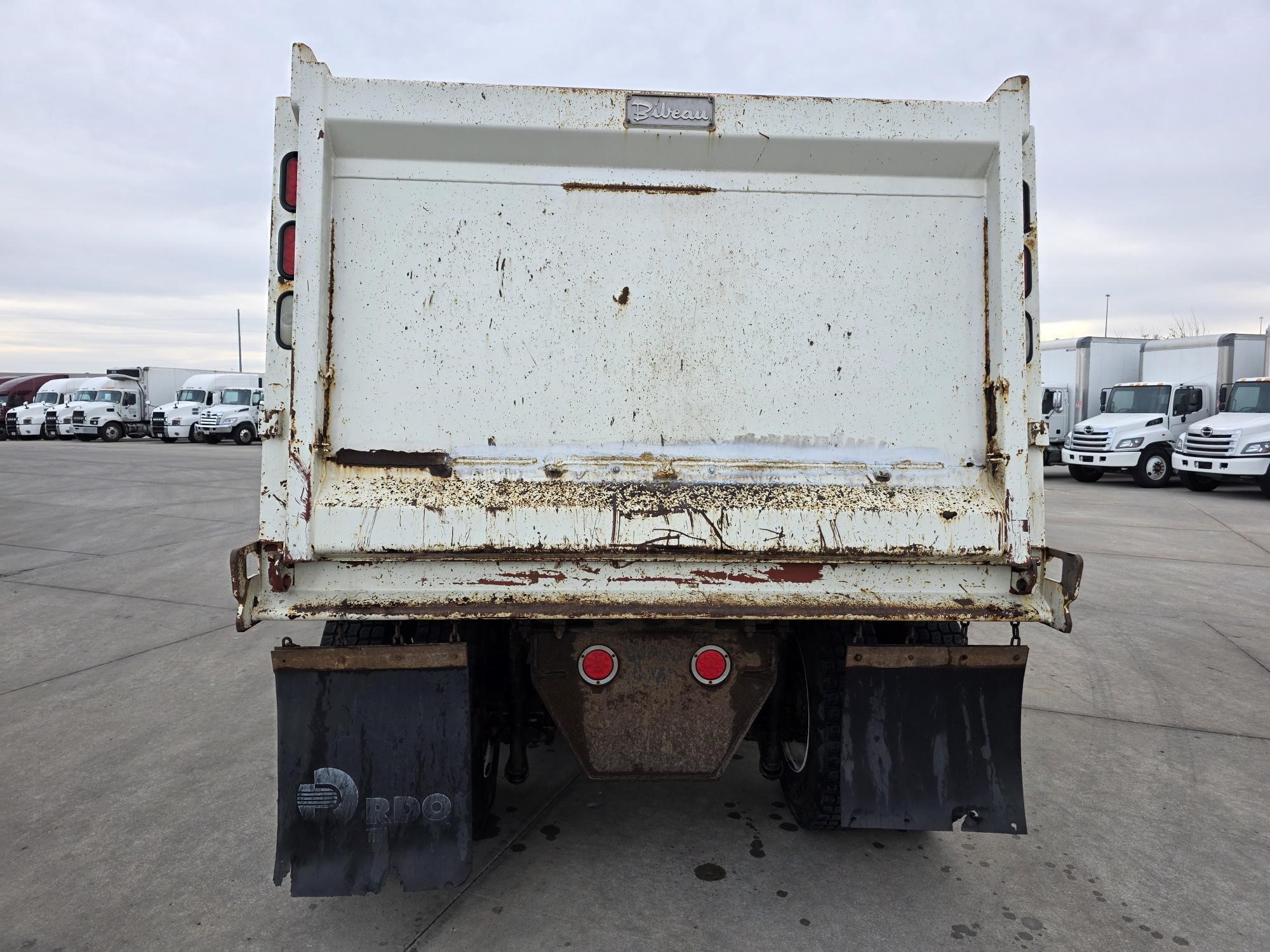 2020 MACK GRANITE 84FR - image 4 of 6