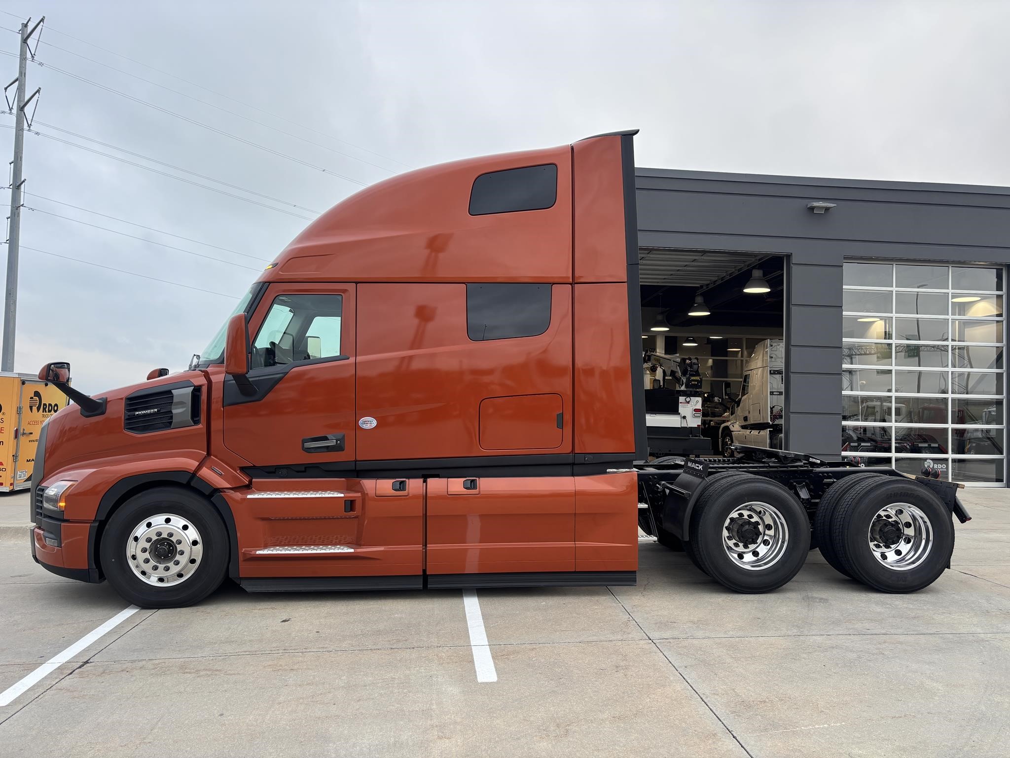 2026 MACK PIONEER 64T - image 2 of 6