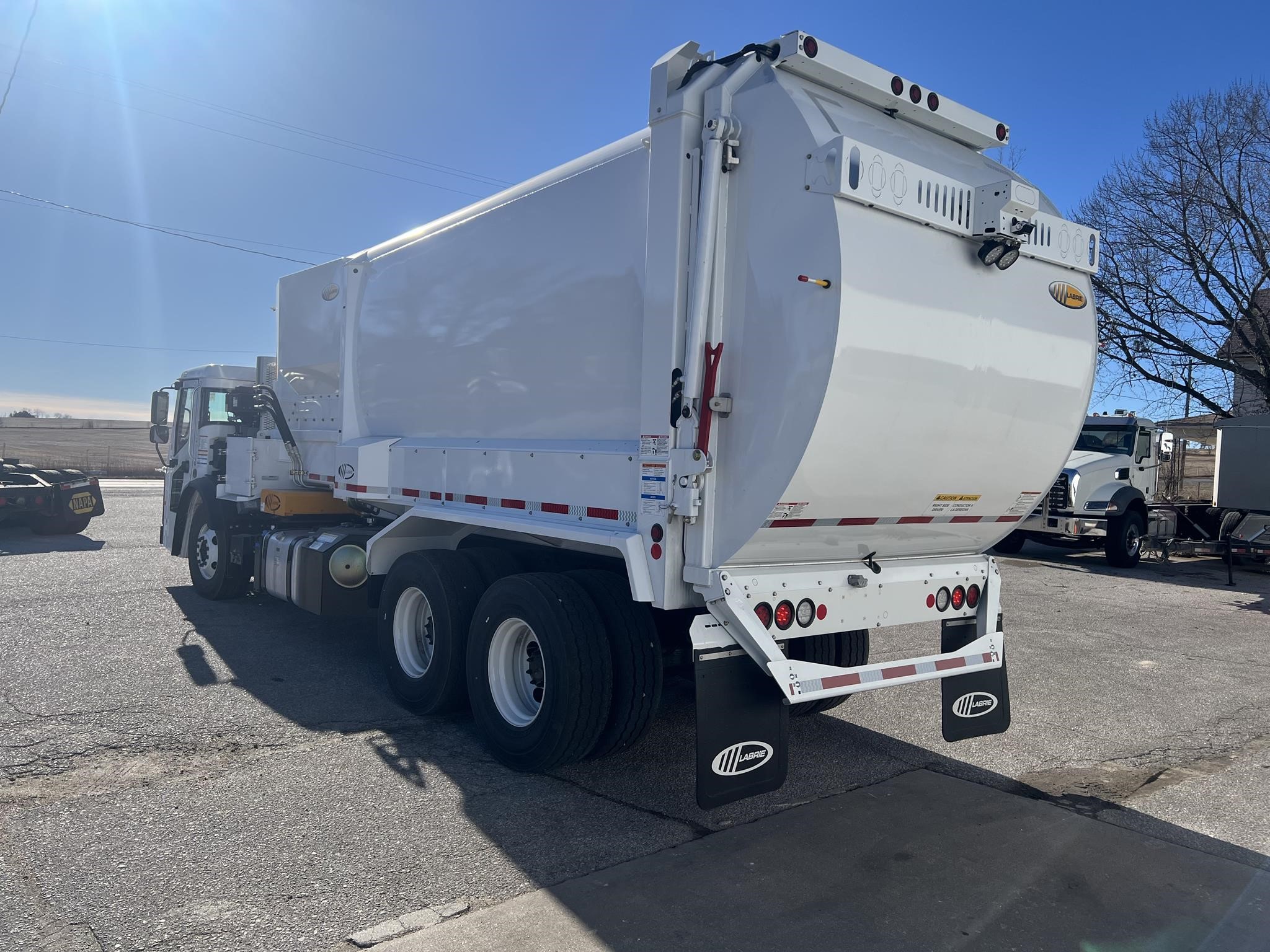 2026 MACK LR64R - image 3 of 6