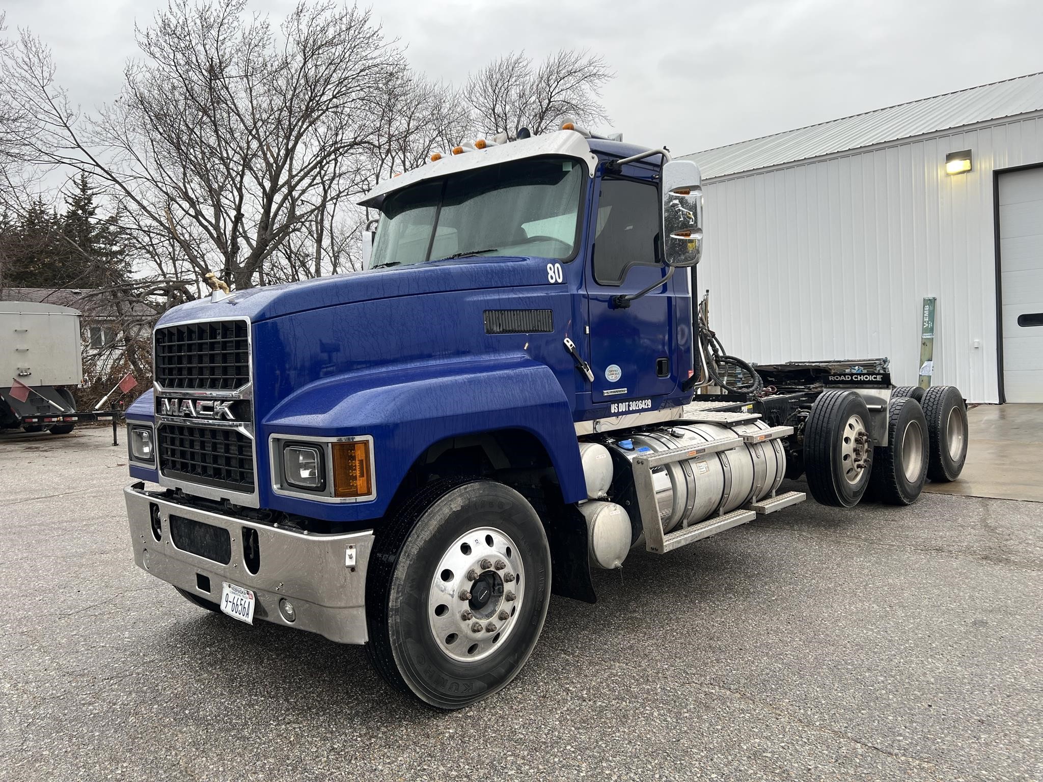 2024 MACK PINNACLE 64T - image 1 of 6