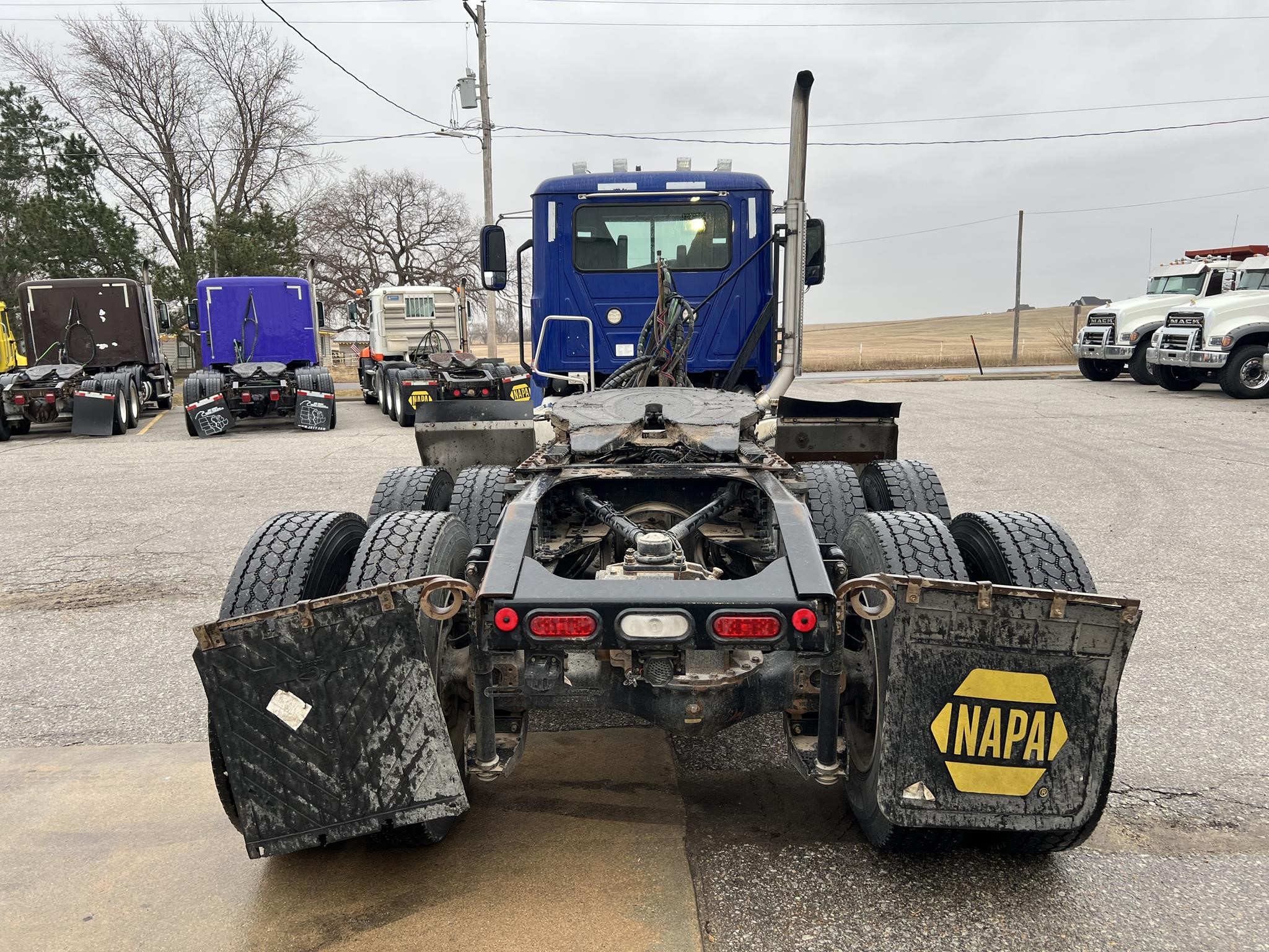 2024 MACK PINNACLE 64T - image 4 of 6