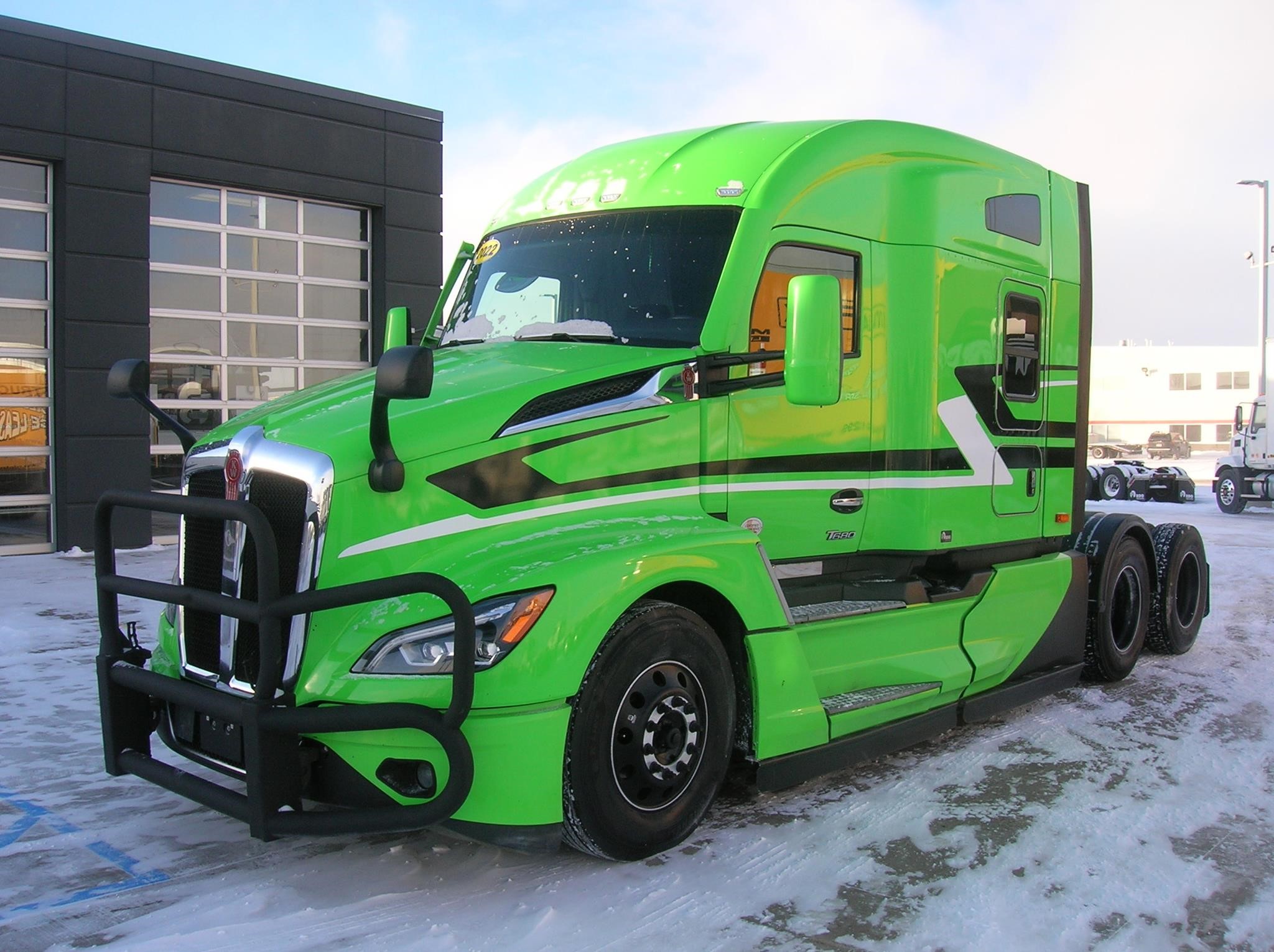 2022 KENWORTH T680 - image 1 of 6