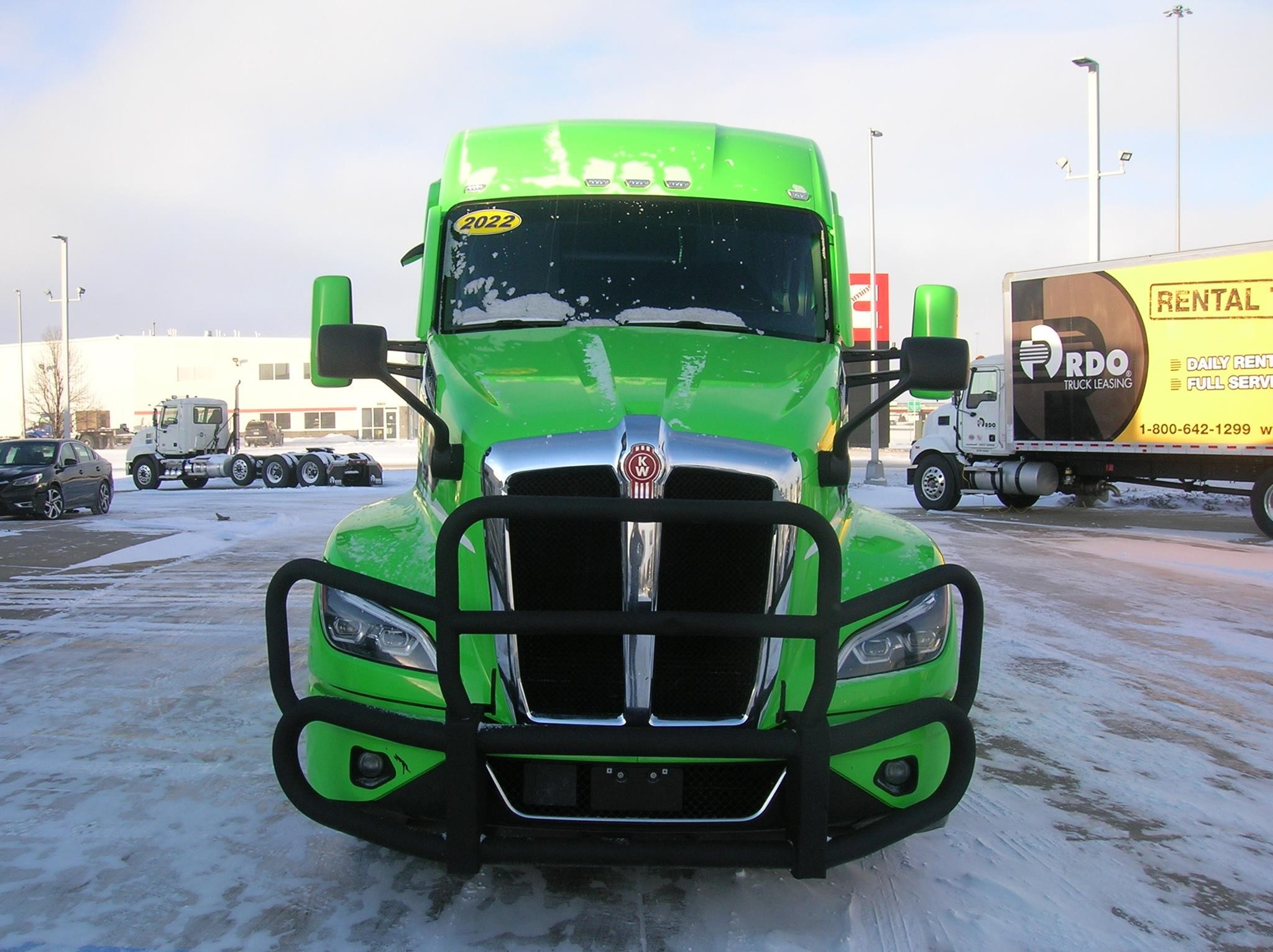 2022 KENWORTH T680 - image 2 of 6