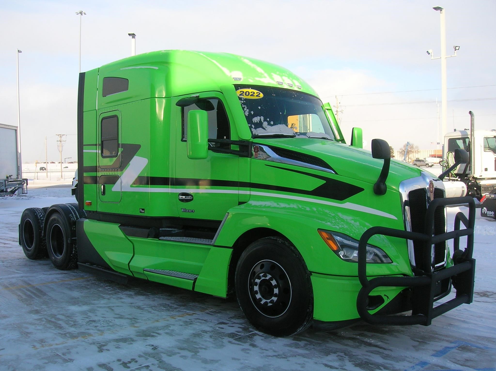 2022 KENWORTH T680 - image 3 of 6